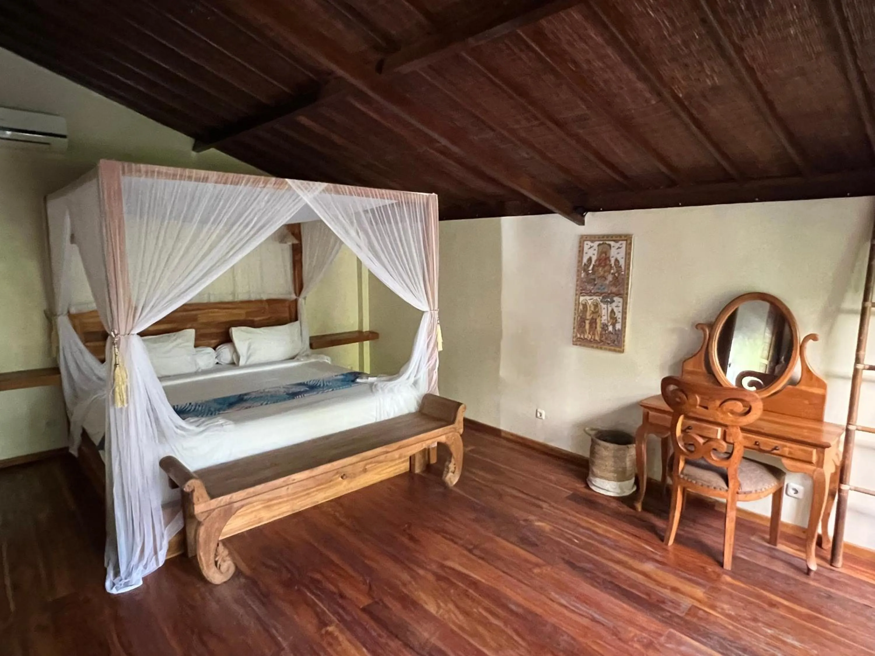 Bedroom, Bed in Breezy Point Villas