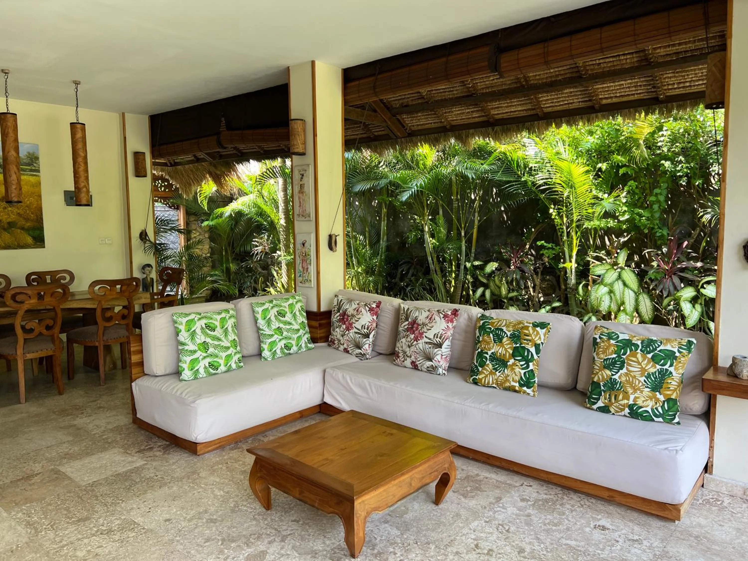 Living room in Breezy Point Villas