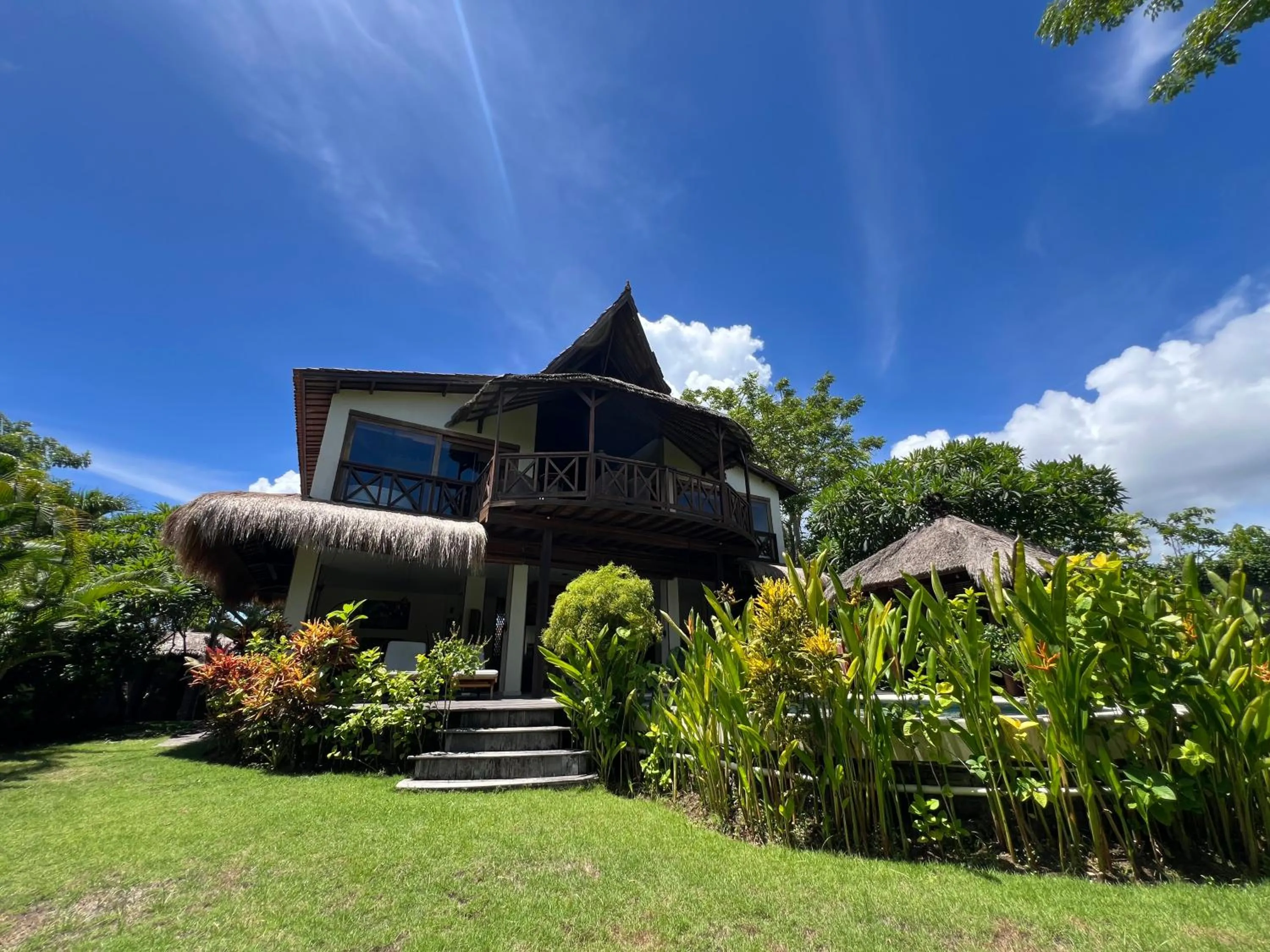 Inner courtyard view in Breezy Point Villas