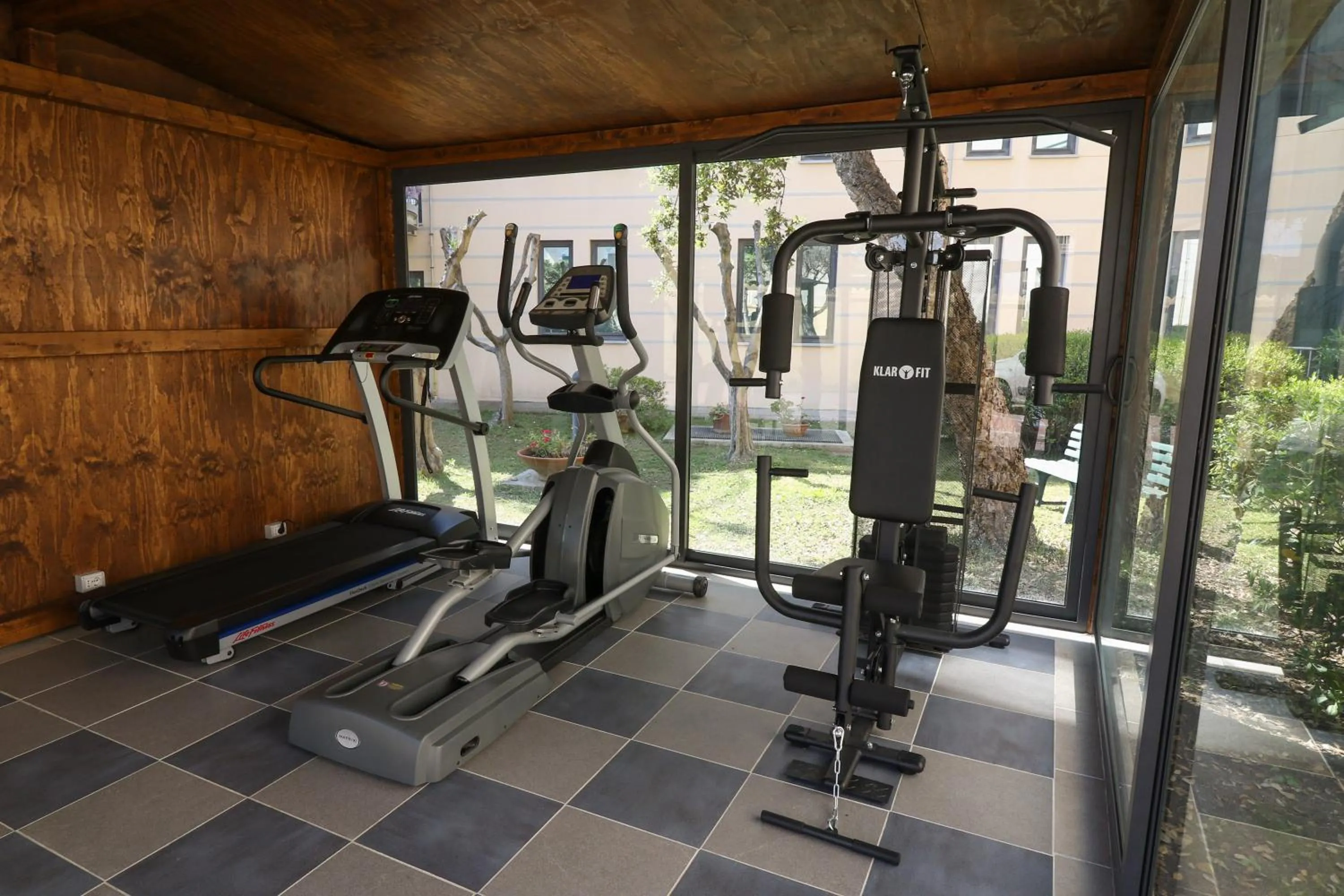 Fitness centre/facilities in Residence Hotel L'incanto Di Boccadarno