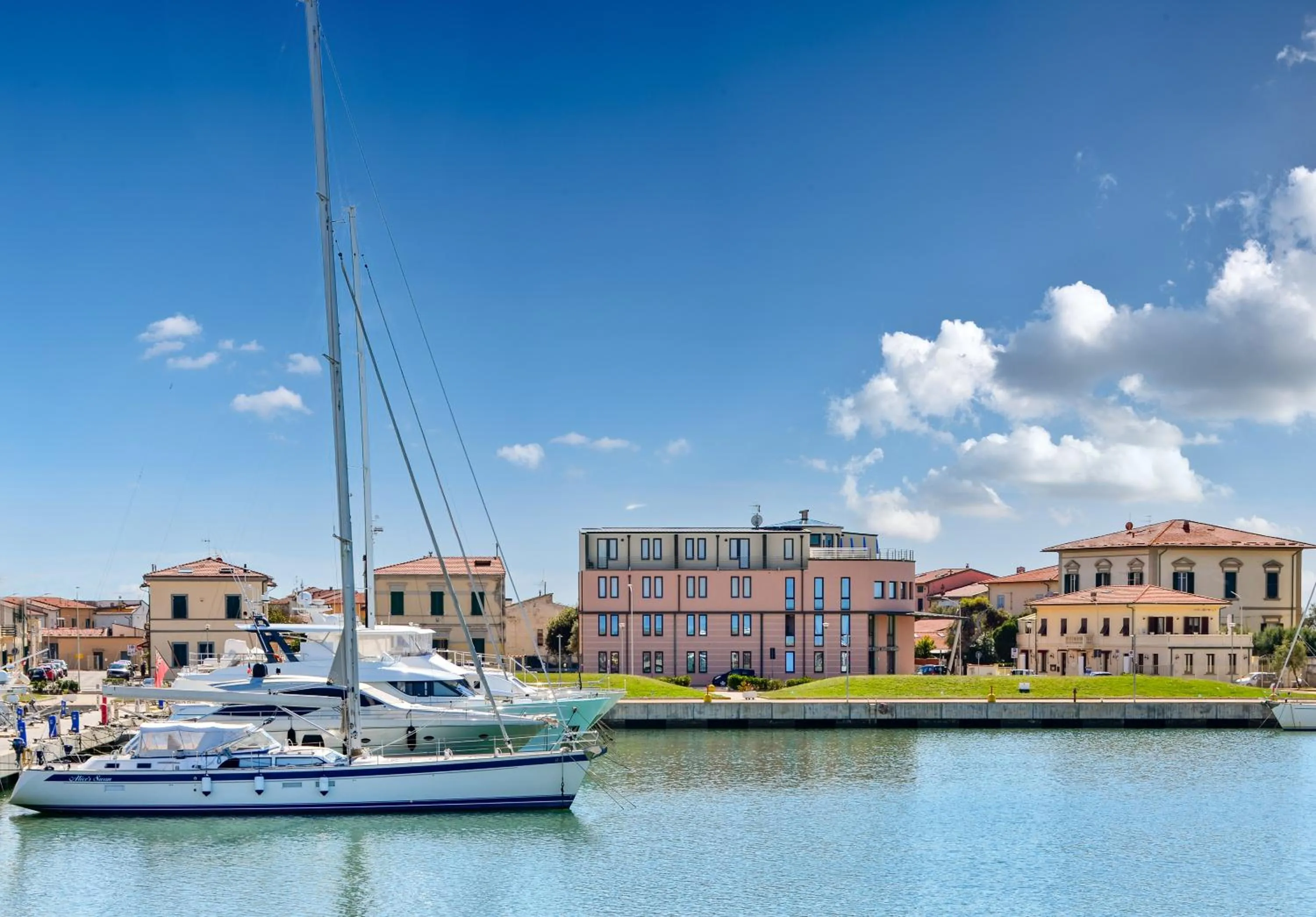 Property building in Residence Hotel L'incanto Di Boccadarno