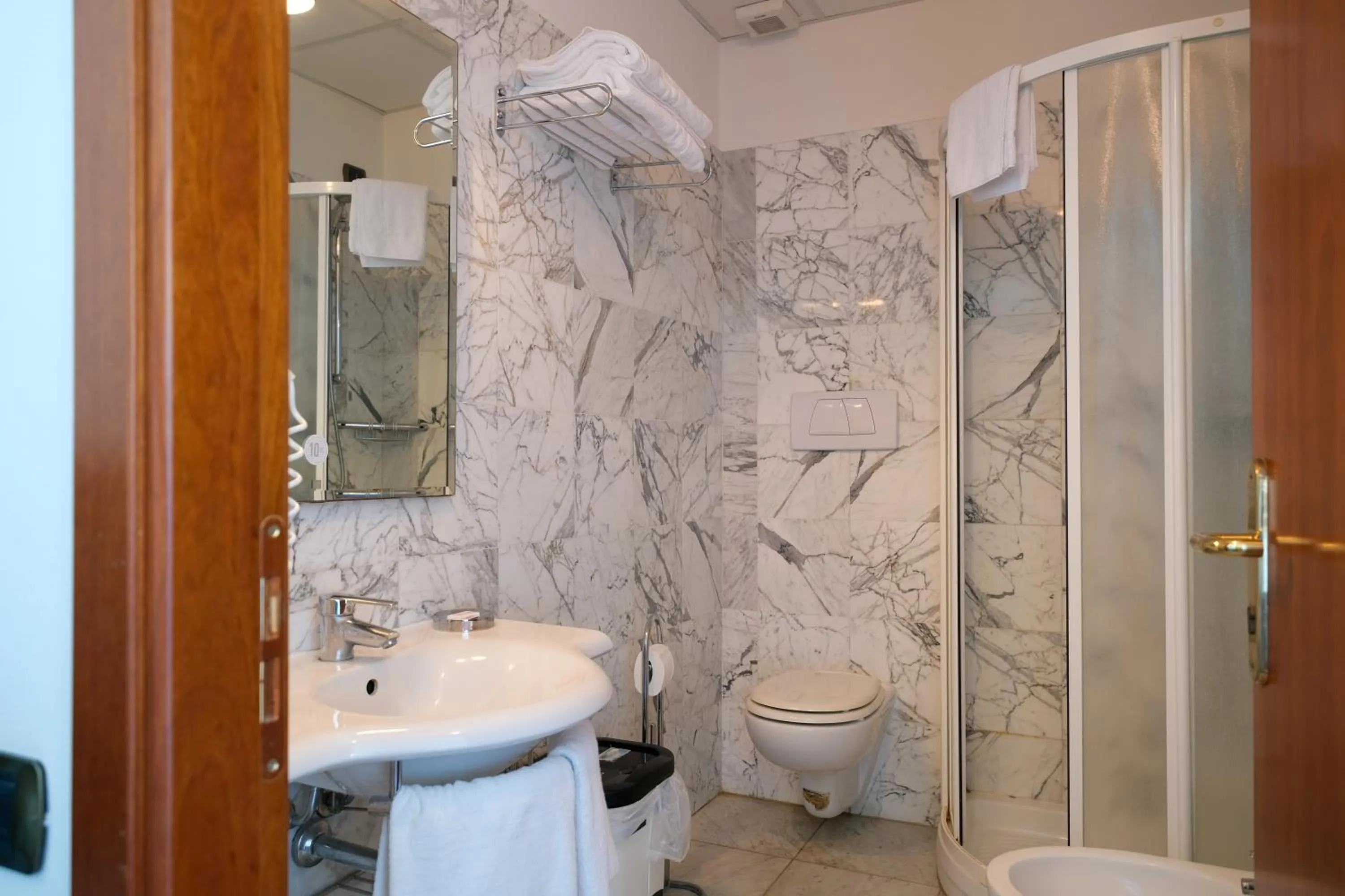 Bathroom in Residence Hotel L'incanto Di Boccadarno