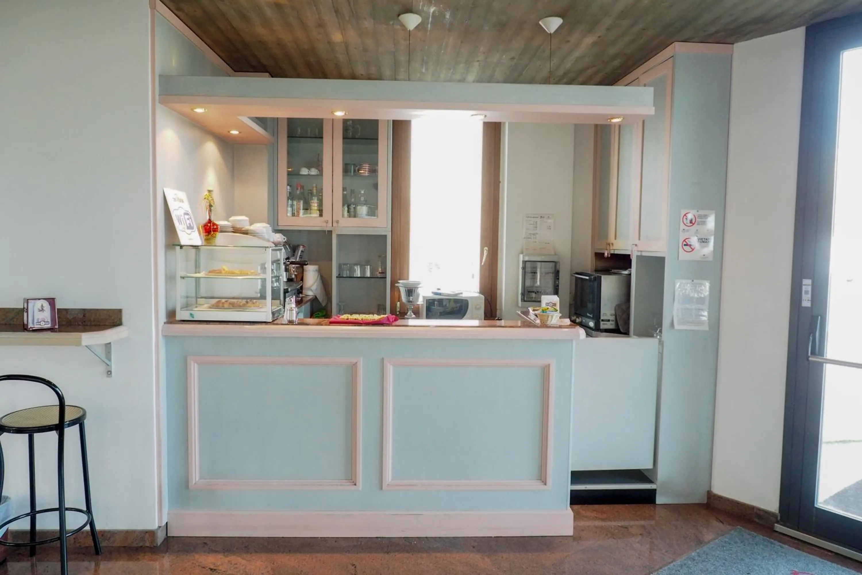 Coffee/tea facilities in Residence Hotel L'incanto Di Boccadarno