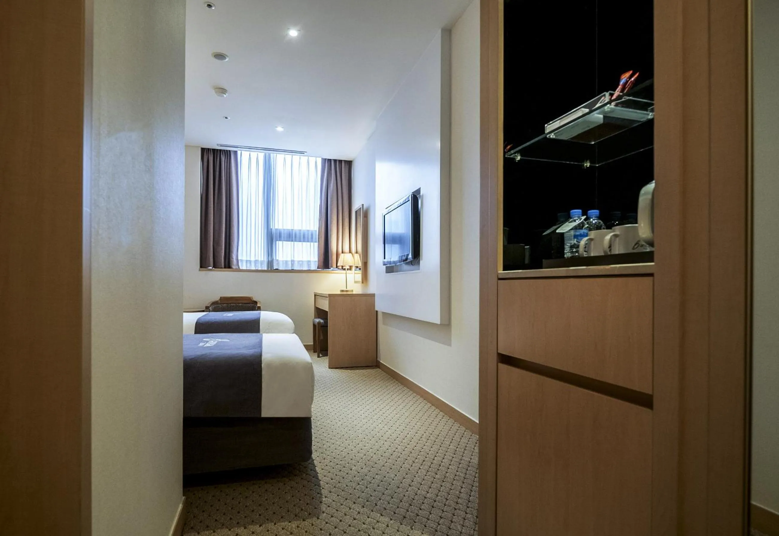 Photo of the whole room, Bed in Hotel Venue-G Seoul