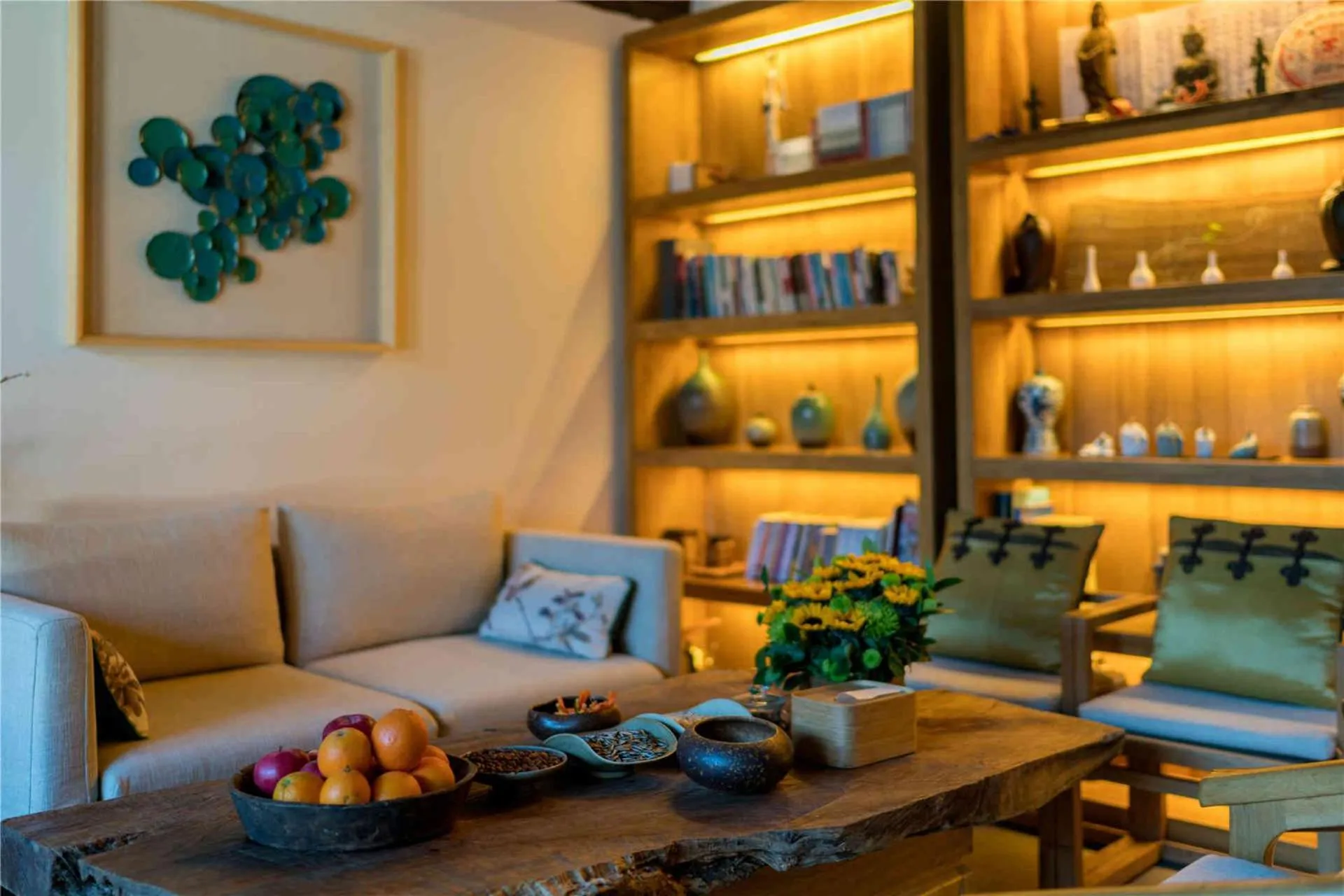 Seating area in Dali Old Courtyard Boutique Inn