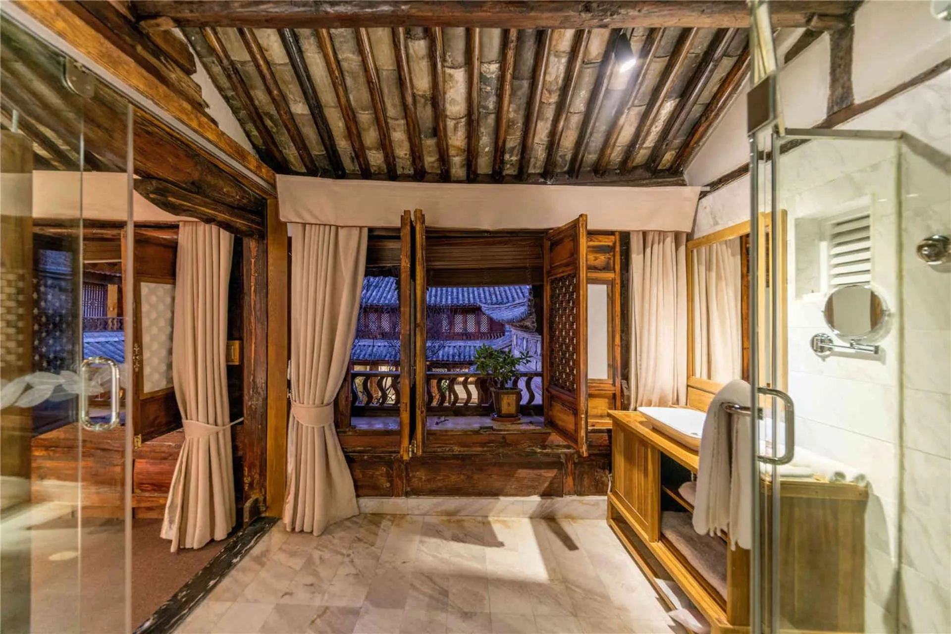 Bed in Dali Old Courtyard Boutique Inn