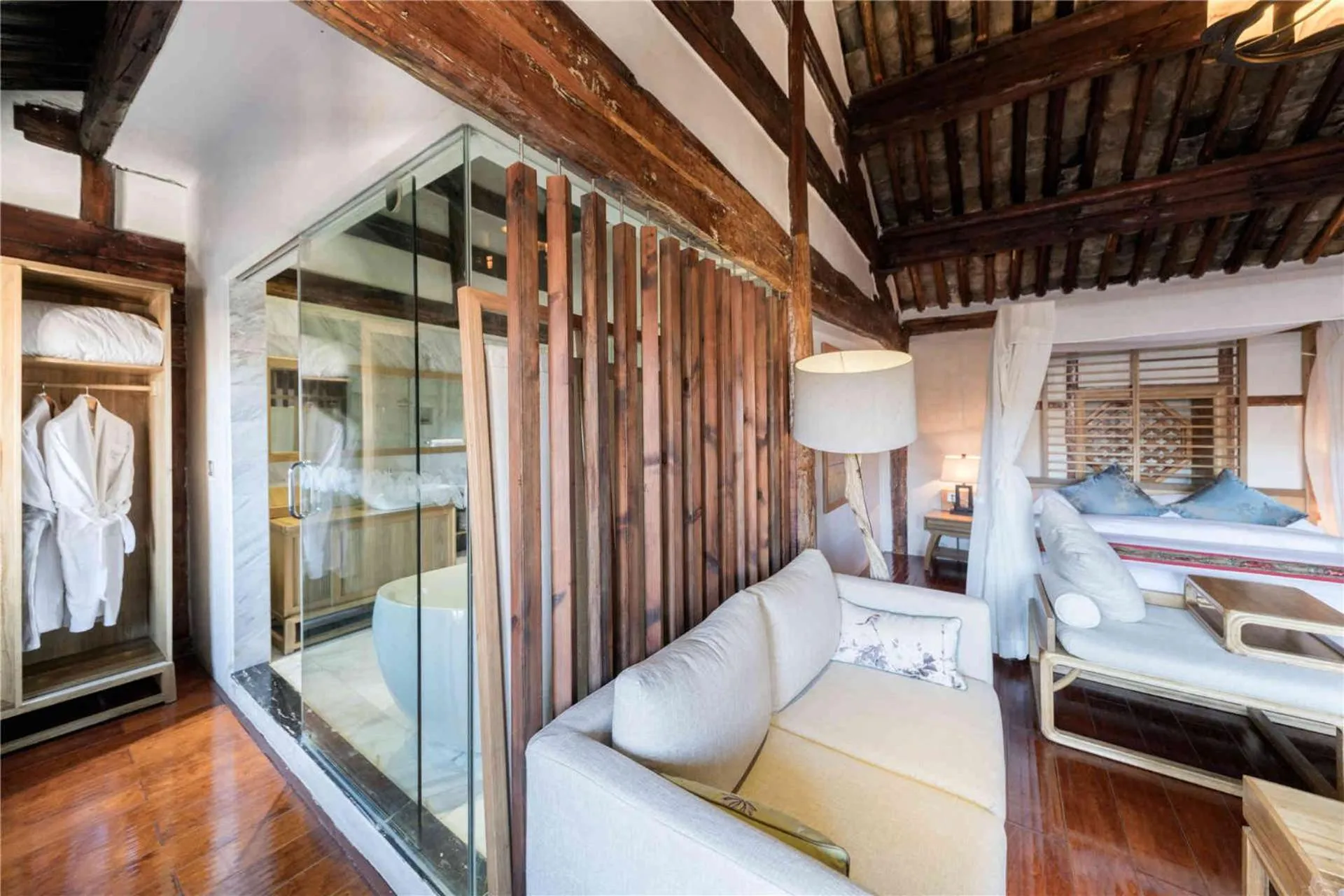 Bed in Dali Old Courtyard Boutique Inn