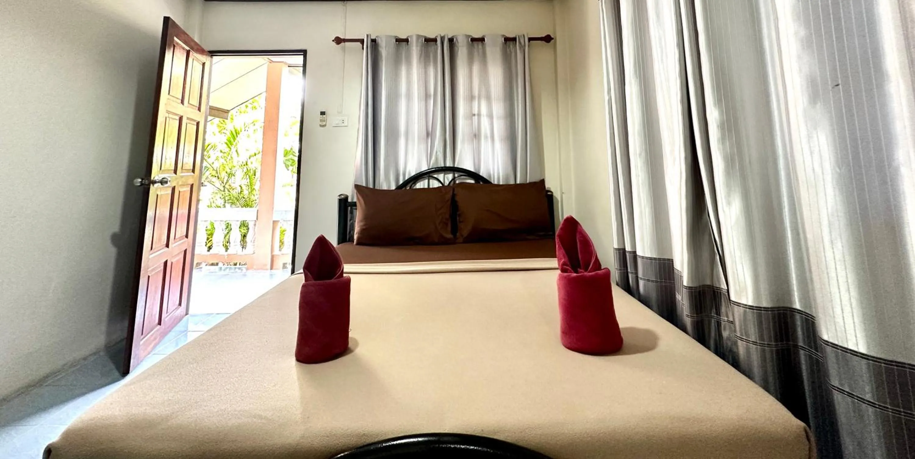 Bed in Phangan Lodge