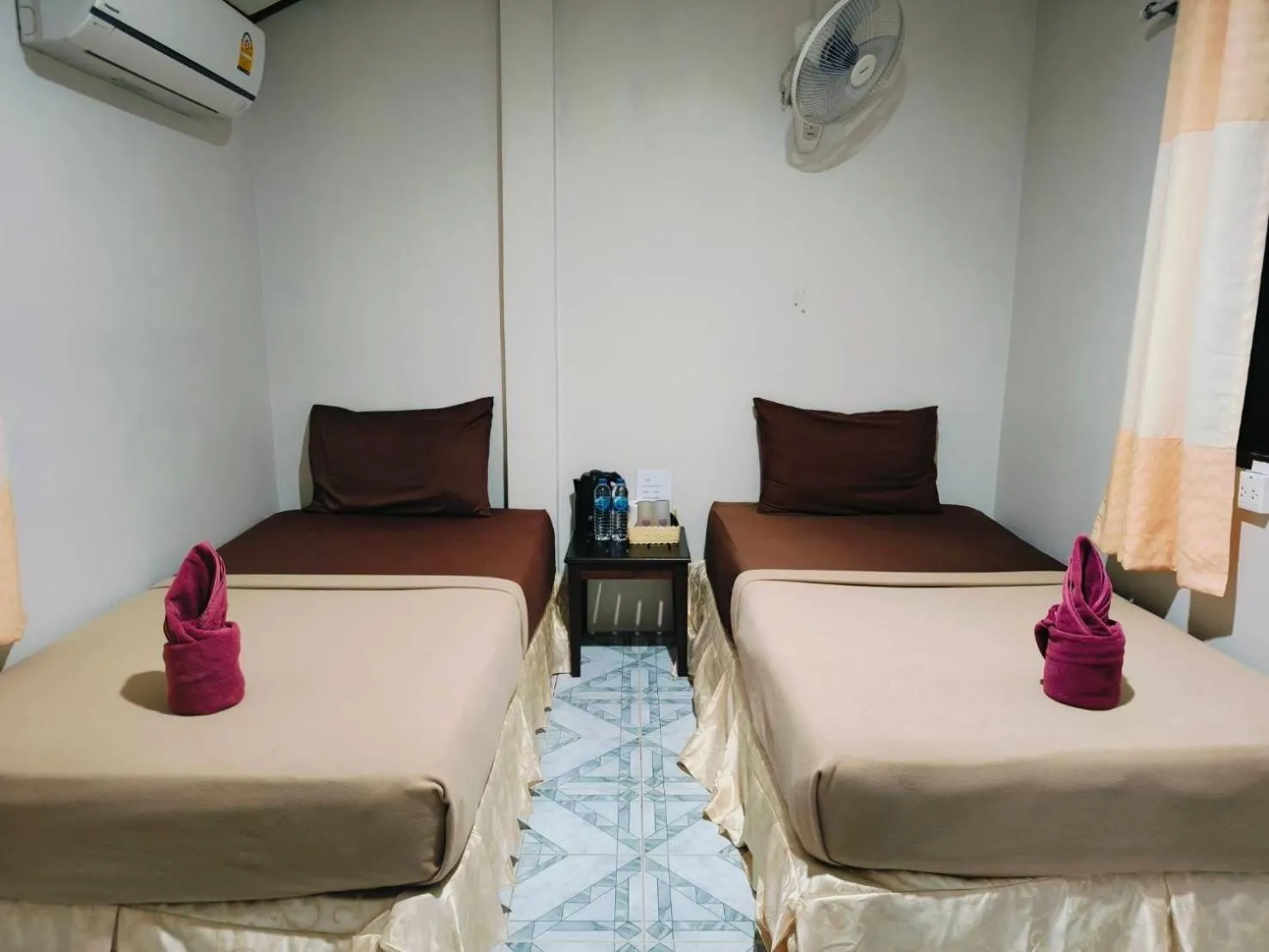 Bed in Phangan Lodge