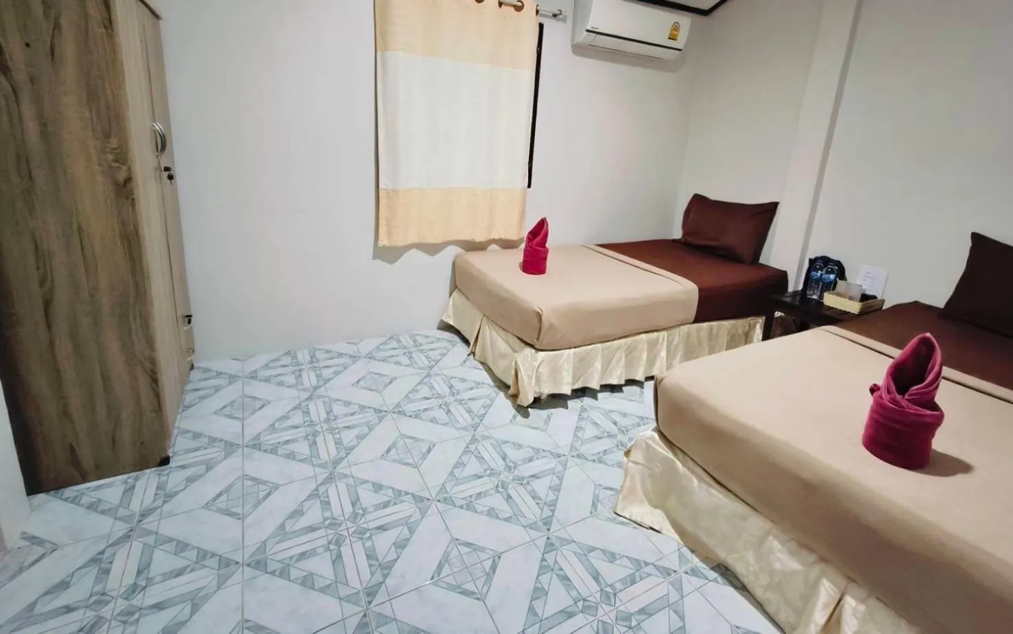 Bed in Phangan Lodge