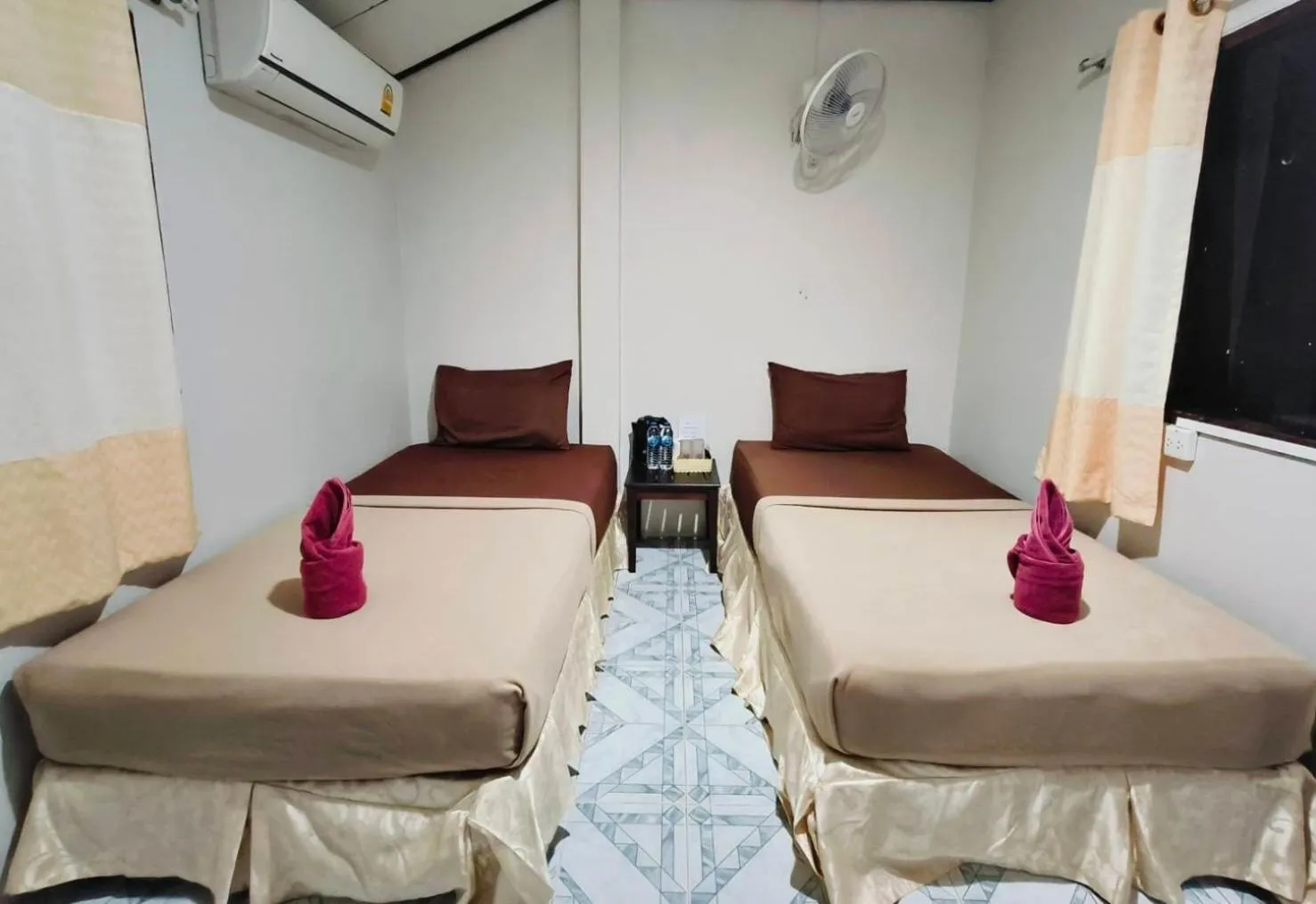 Bed in Phangan Lodge