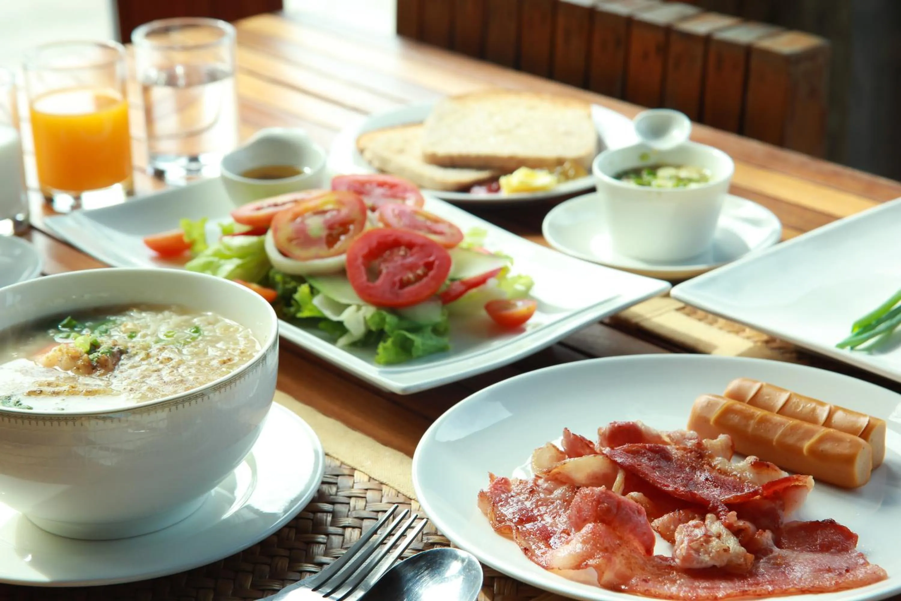American breakfast in Sai Daeng Resort
