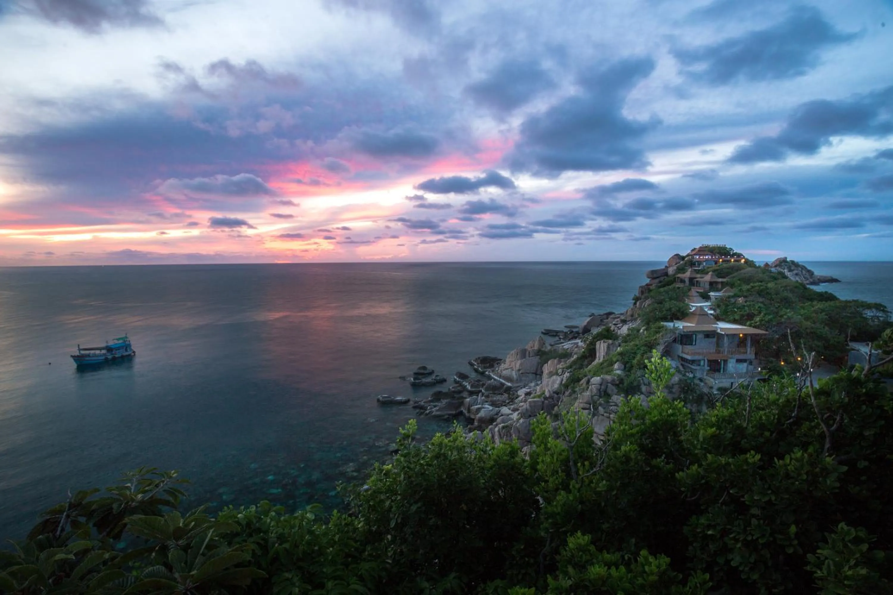 Beach in Sai Daeng Resort