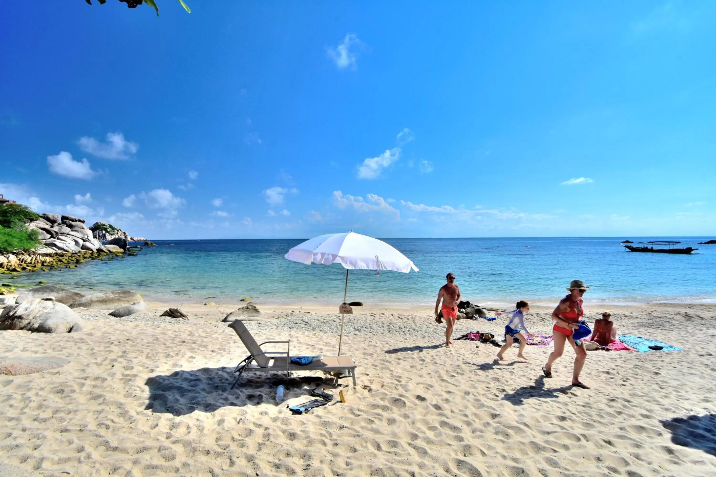 Beach in Sai Daeng Resort
