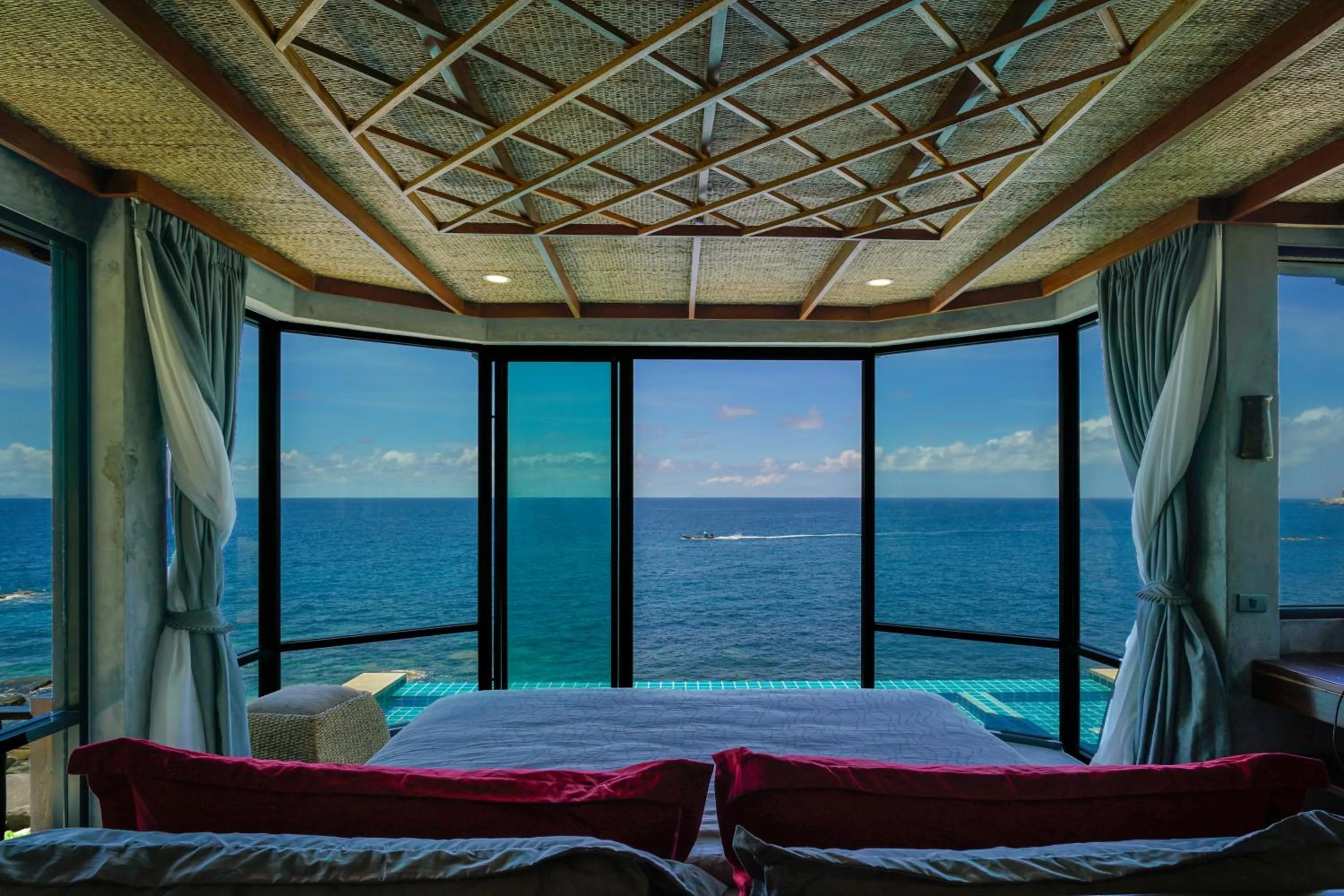 Garden, Bed in Sai Daeng Resort