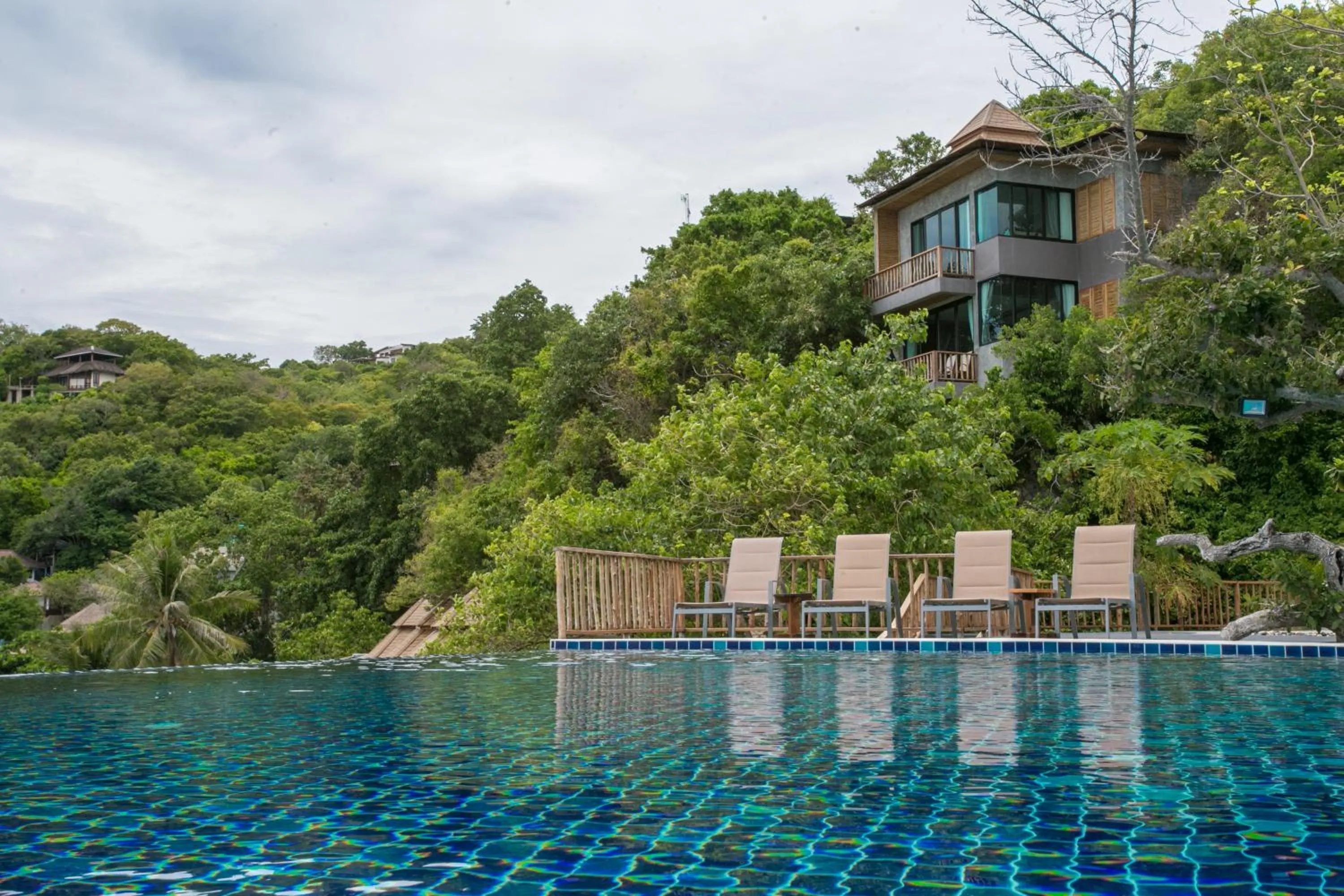 Swimming pool in Sai Daeng Resort