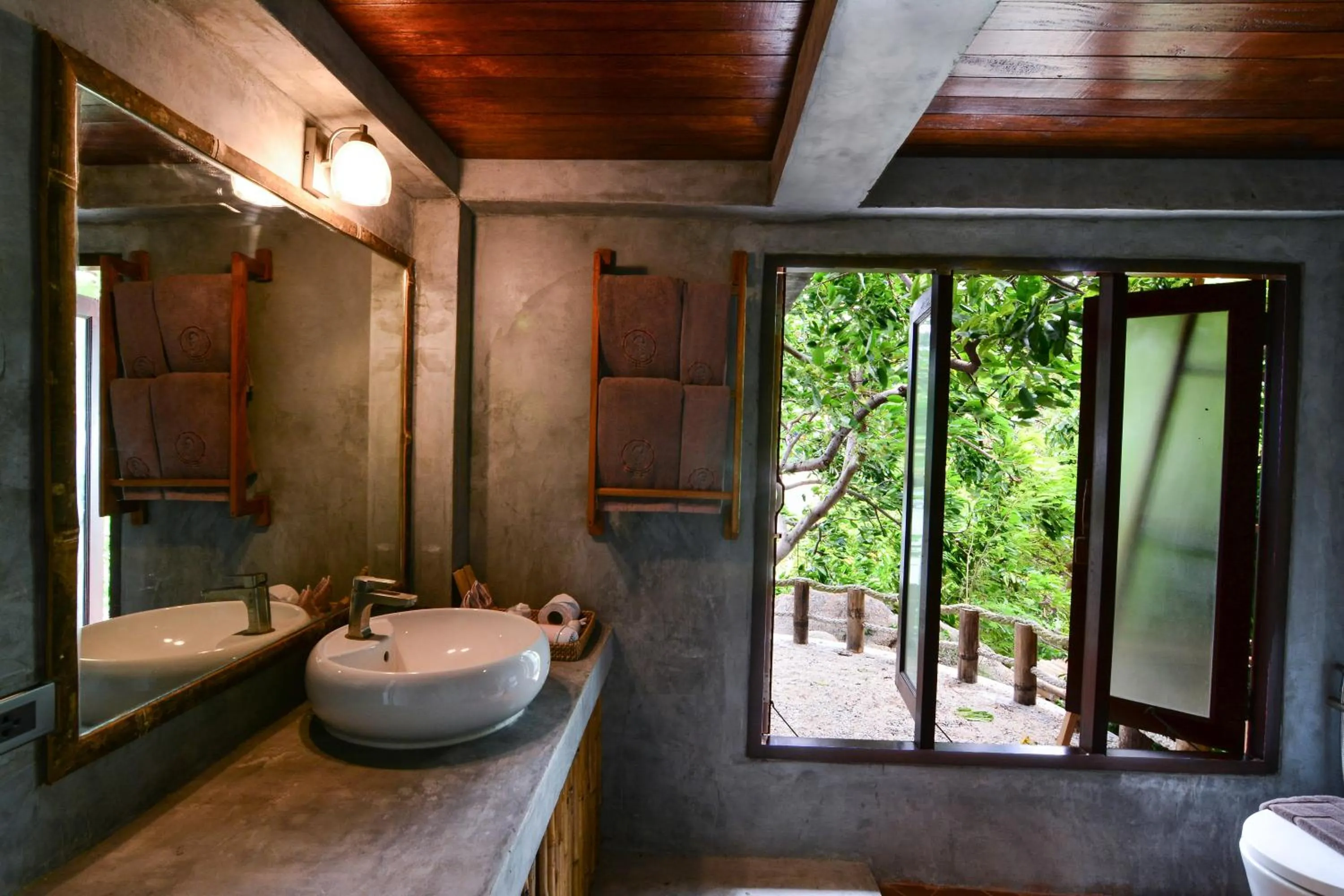 Bathroom in Sai Daeng Resort