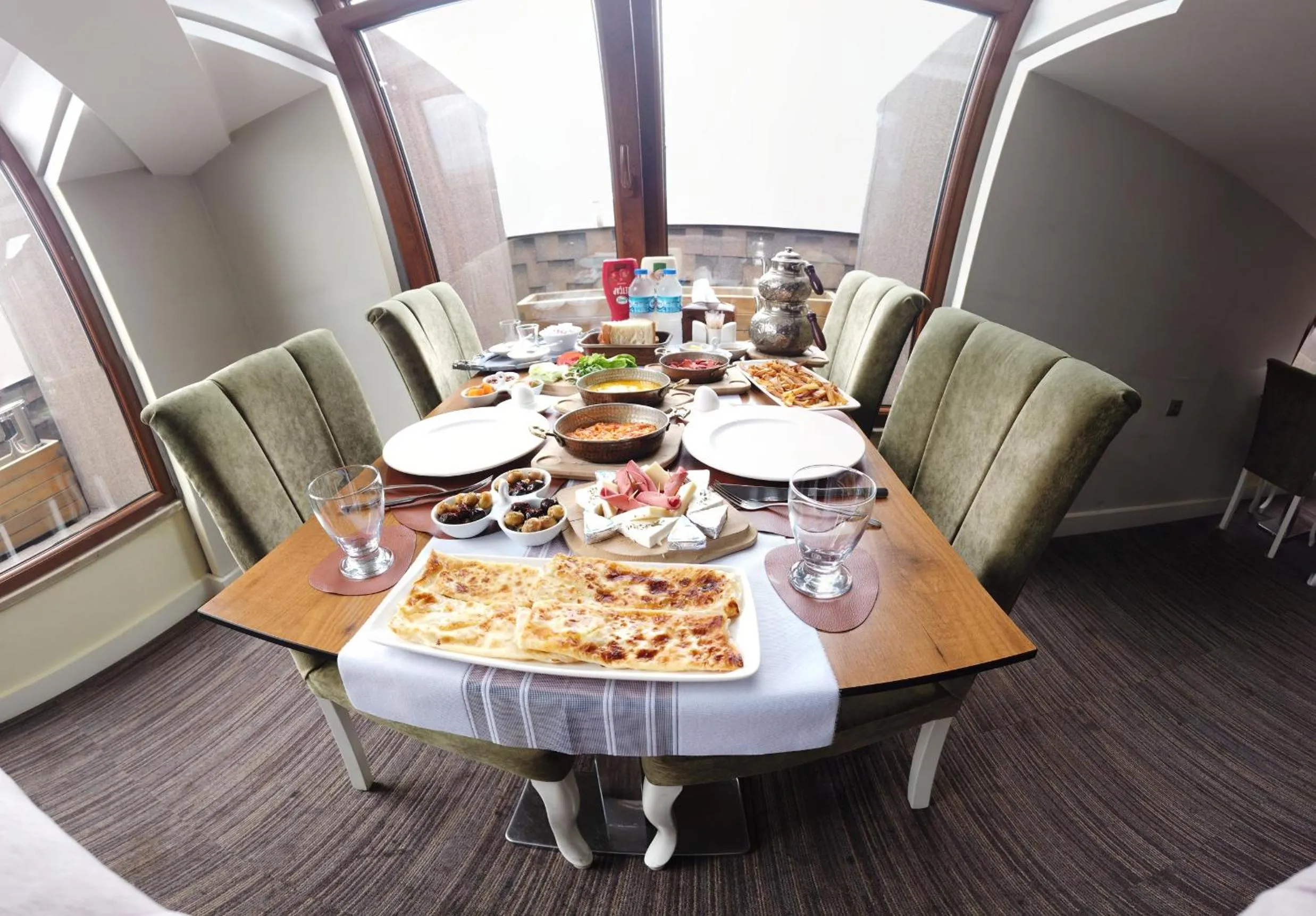 Restaurant/places to eat in Hanzade Park Hotel