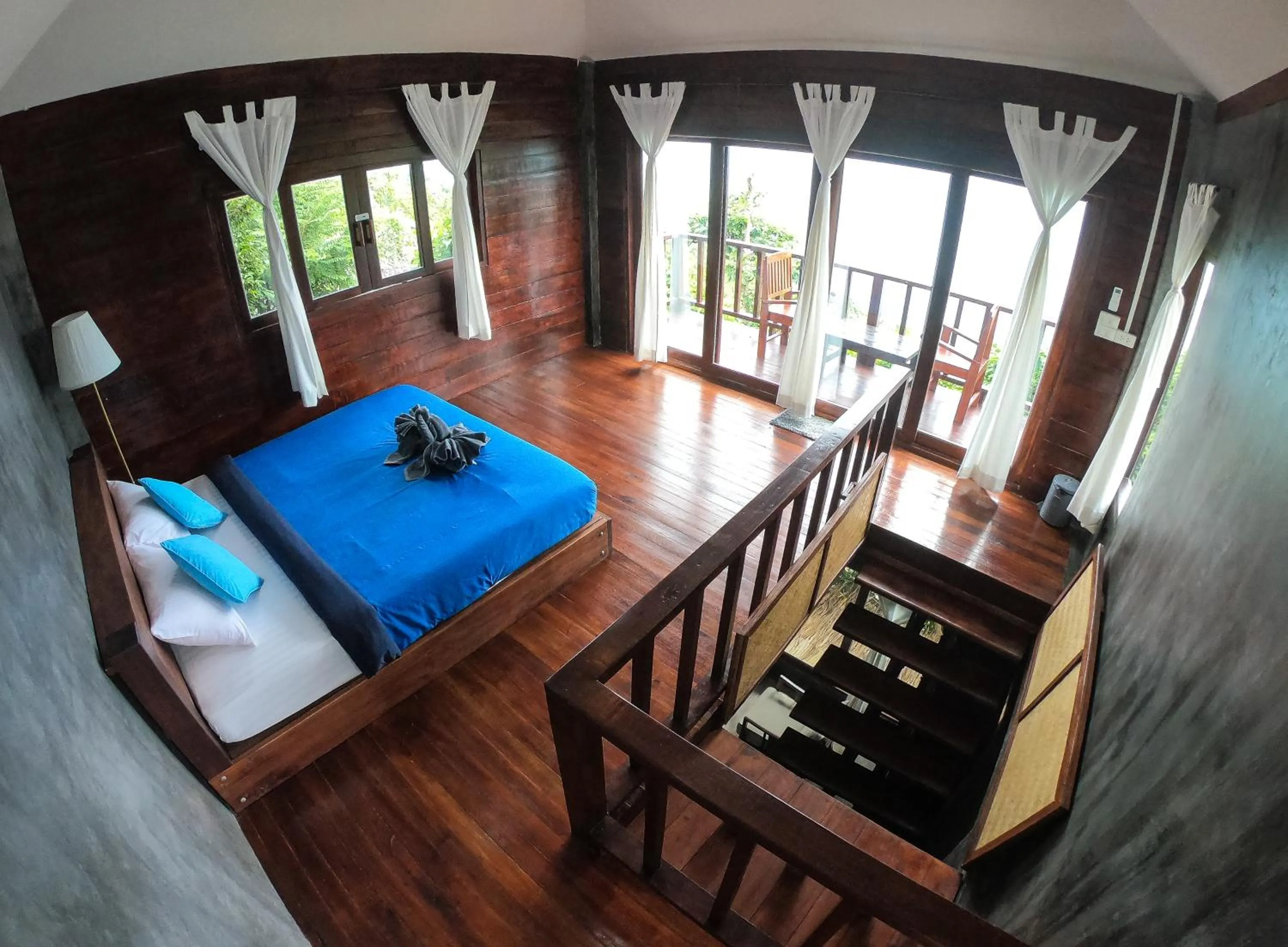 Bed in Blue Heaven Resort Koh Tao