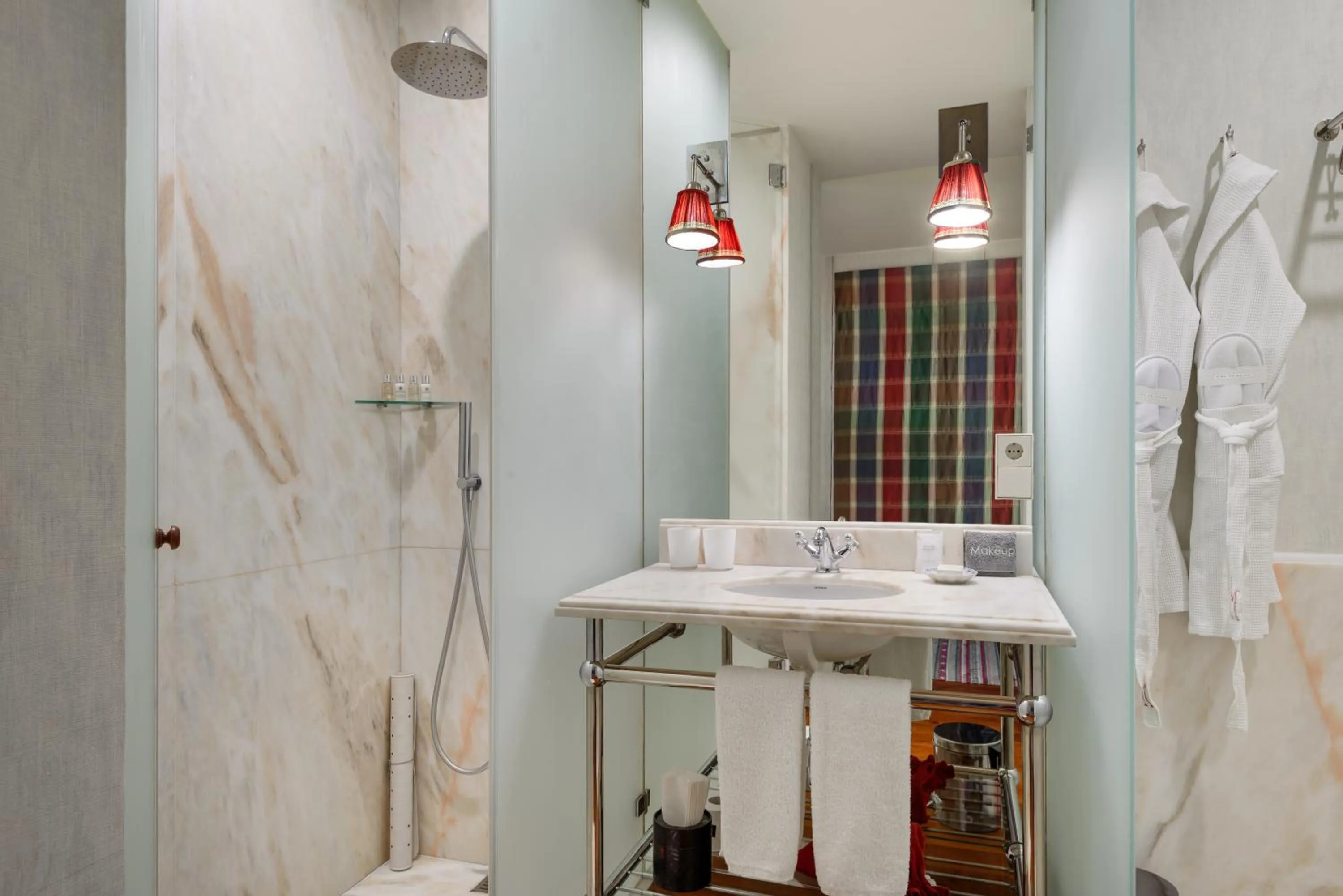 Shower in M Maison Particulière Porto