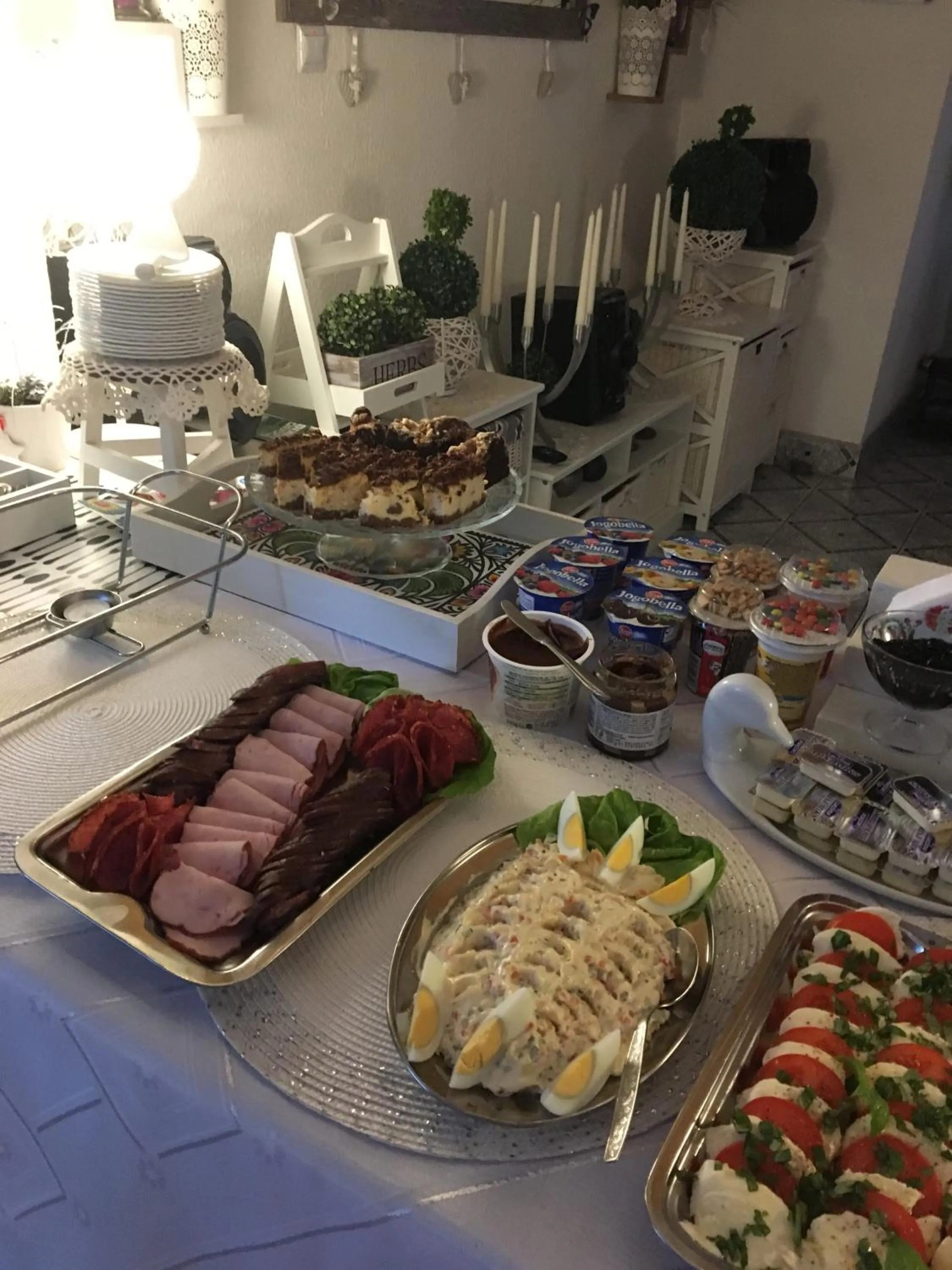 Buffet breakfast in Ranczo Frodyma