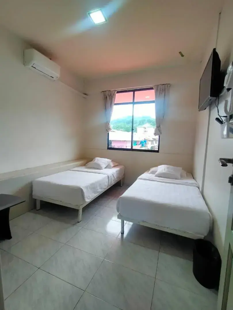 Twin Room with City View in Lodge 88 (1) Twin Room with City View in Lodge 88 (1)