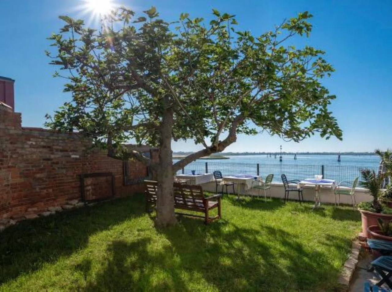 Garden in Casa Sulla Laguna