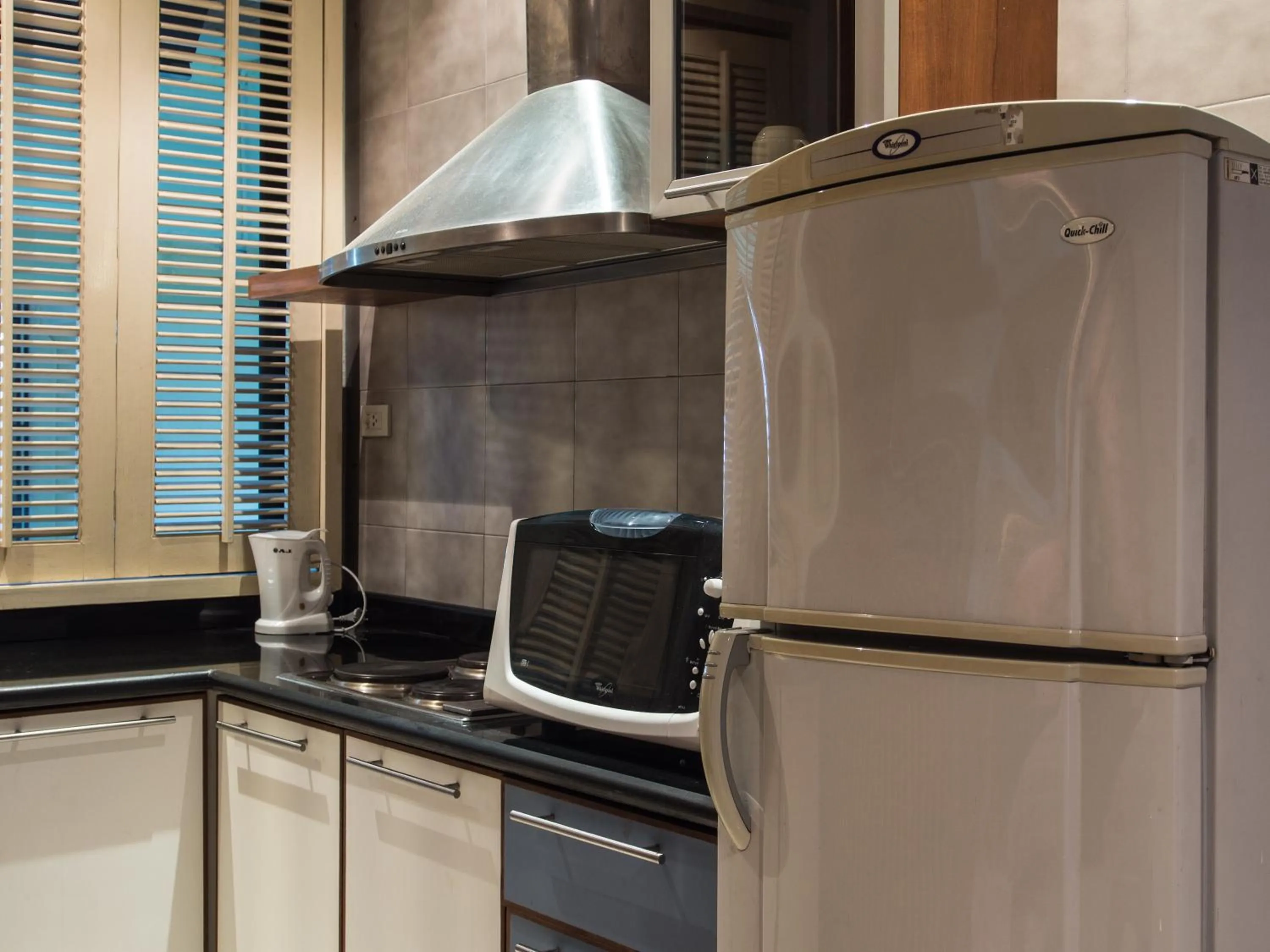 Kitchen or kitchenette in Argyle Apartments Pattaya