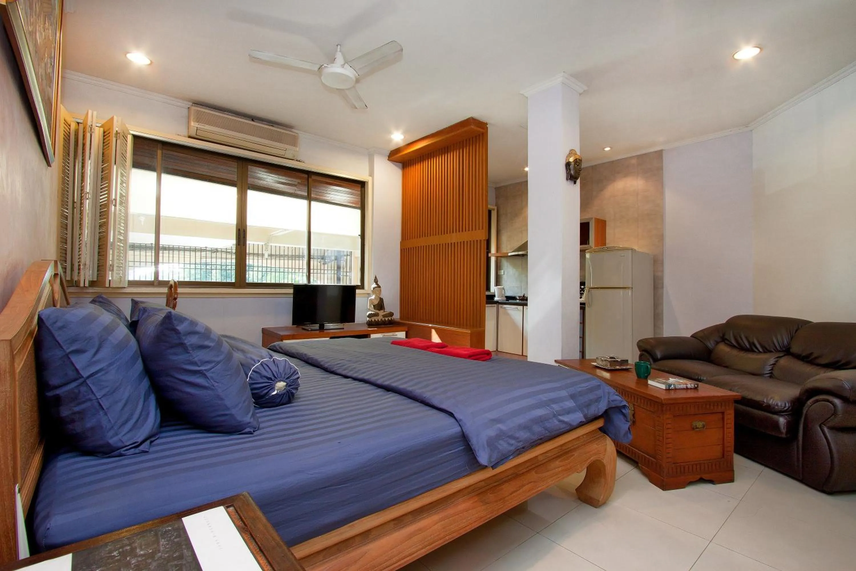 Bed in Argyle Apartments Pattaya