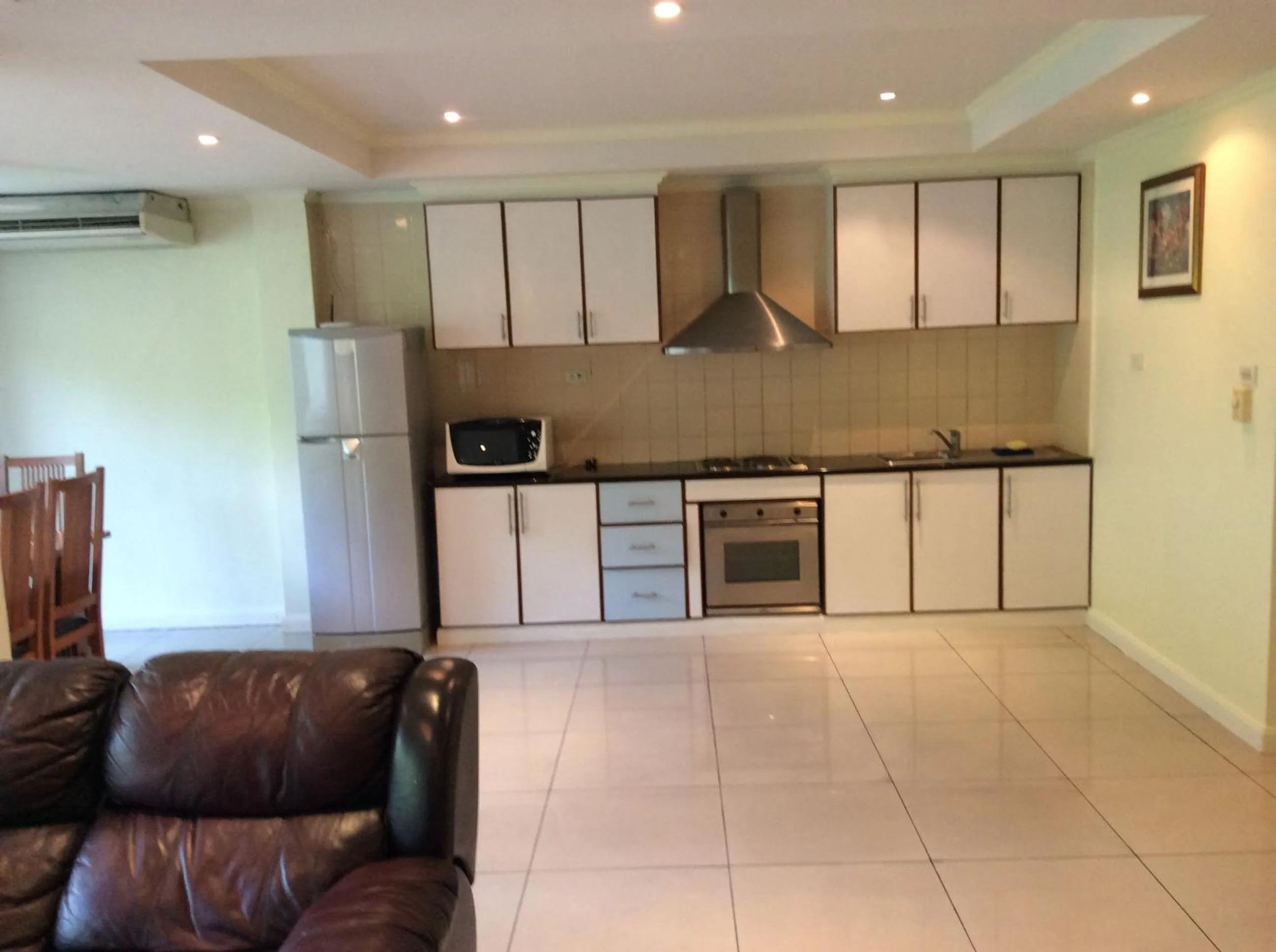 Kitchen or kitchenette in Argyle Apartments Pattaya