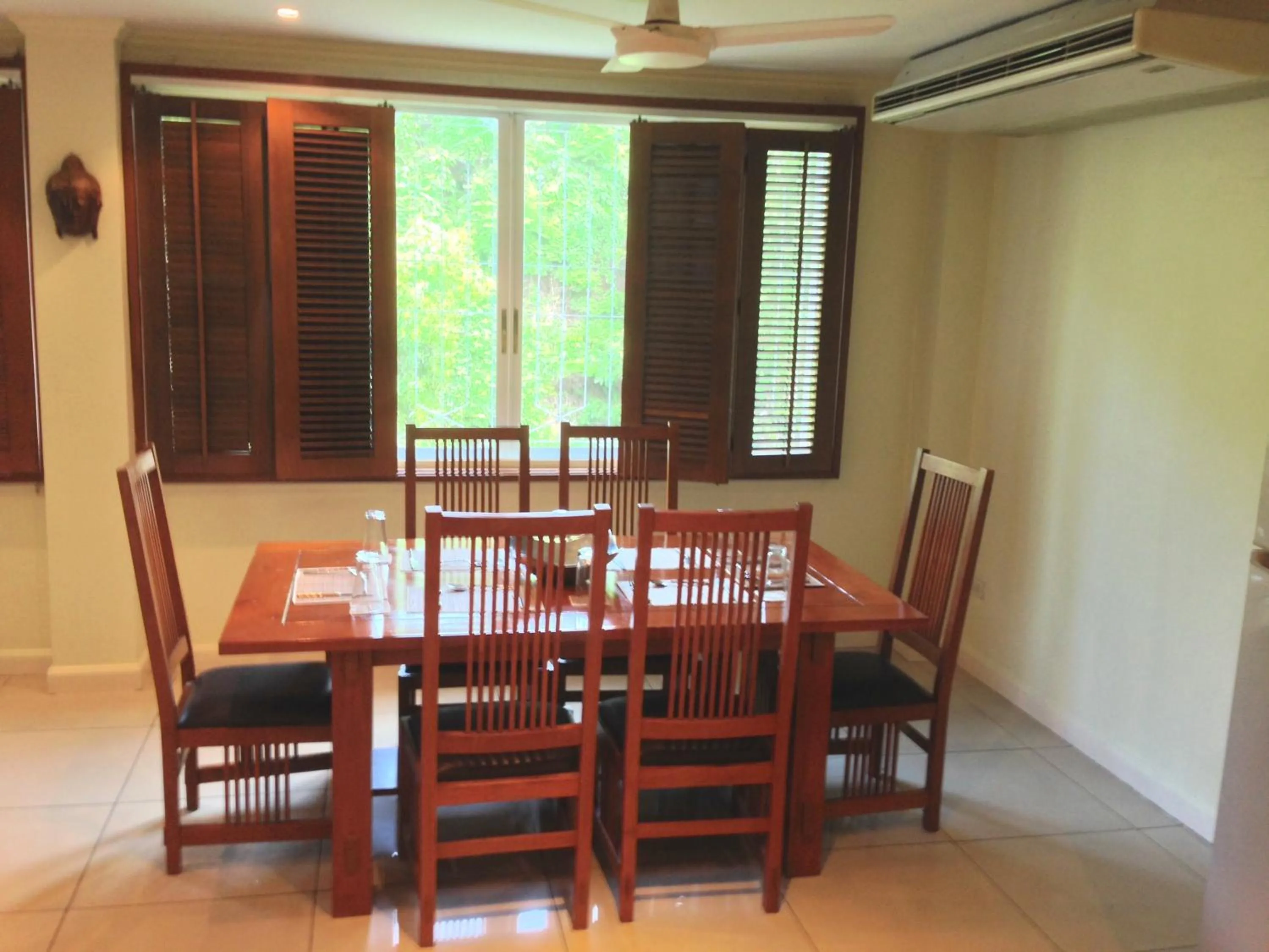 Dining area in Argyle Apartments Pattaya
