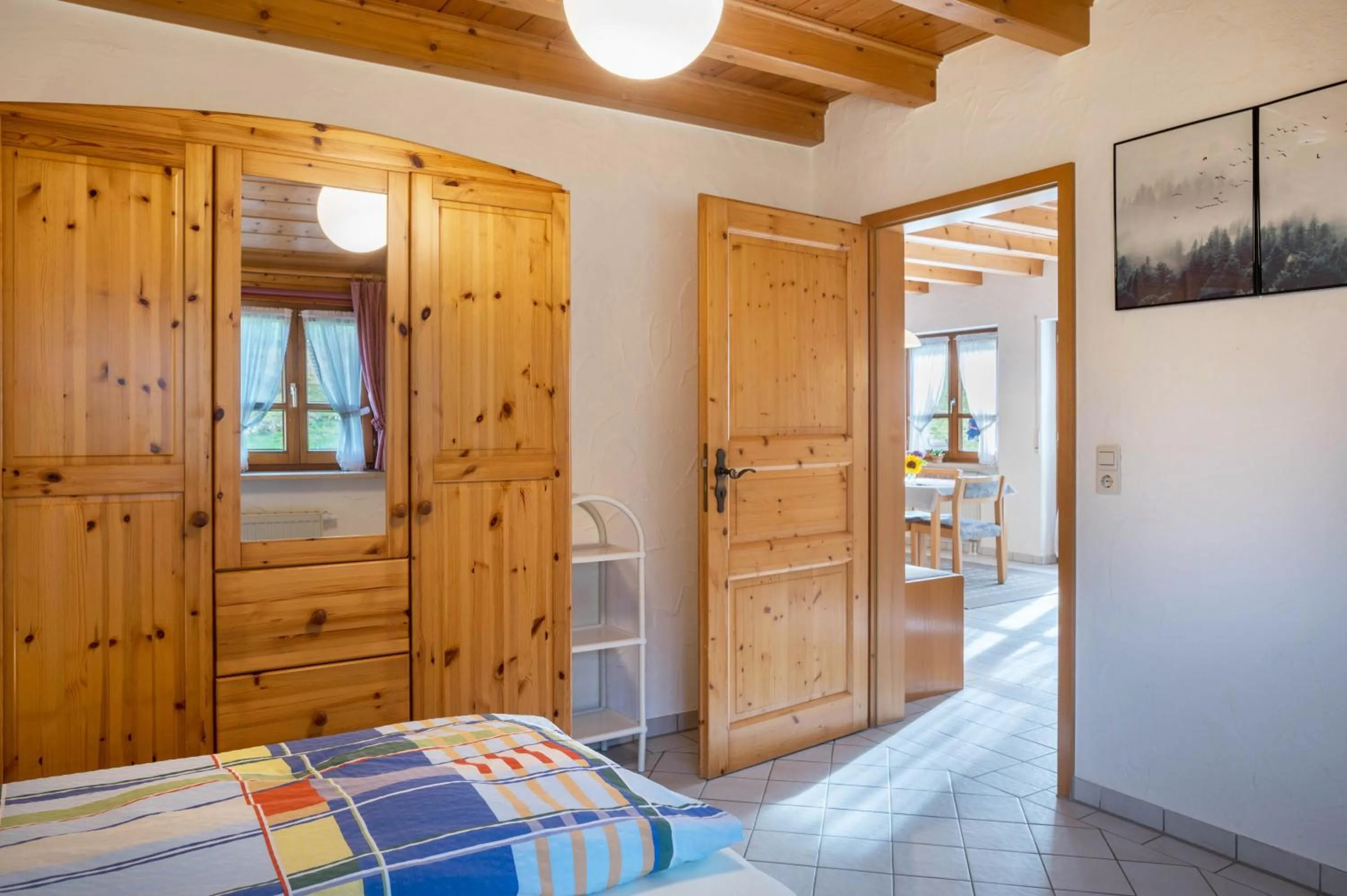 Living room, Bed in Gasthaus Zur Linde- Napf