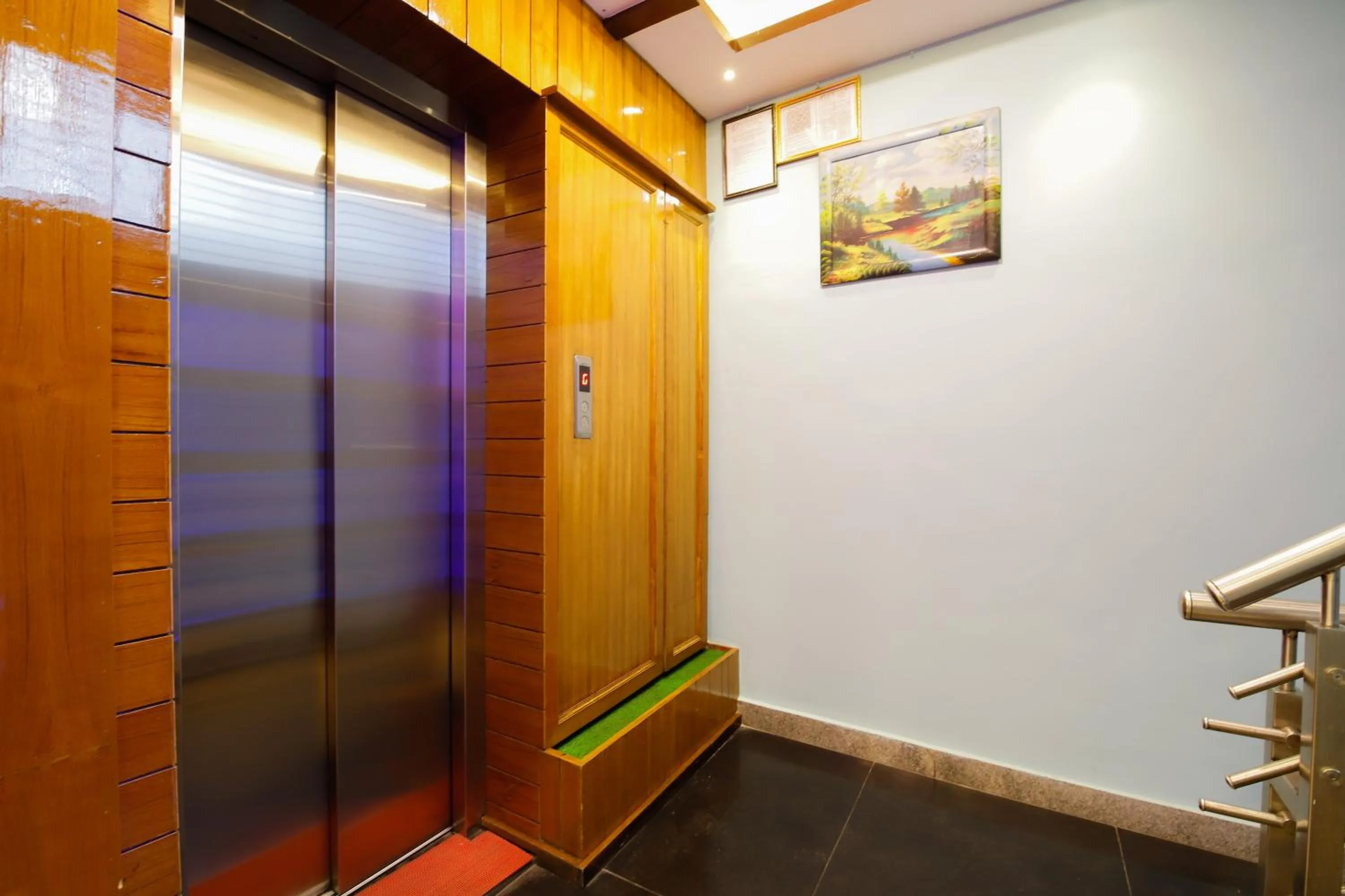 elevator in Lusia Inn