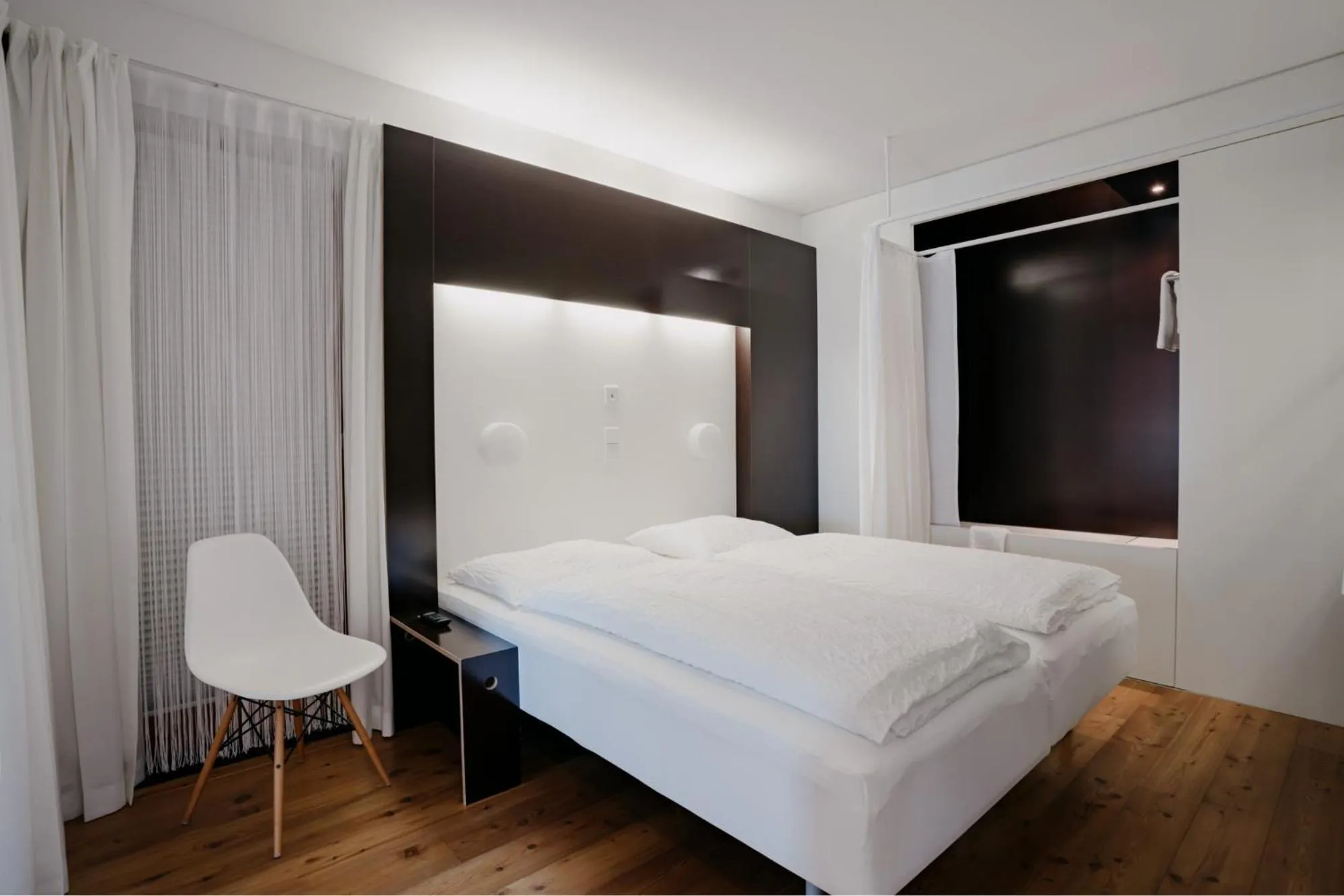 Bathroom, Bed in LAMA Appartement