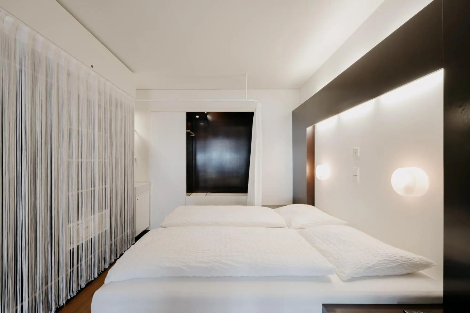 Bathroom, Bed in LAMA Appartement