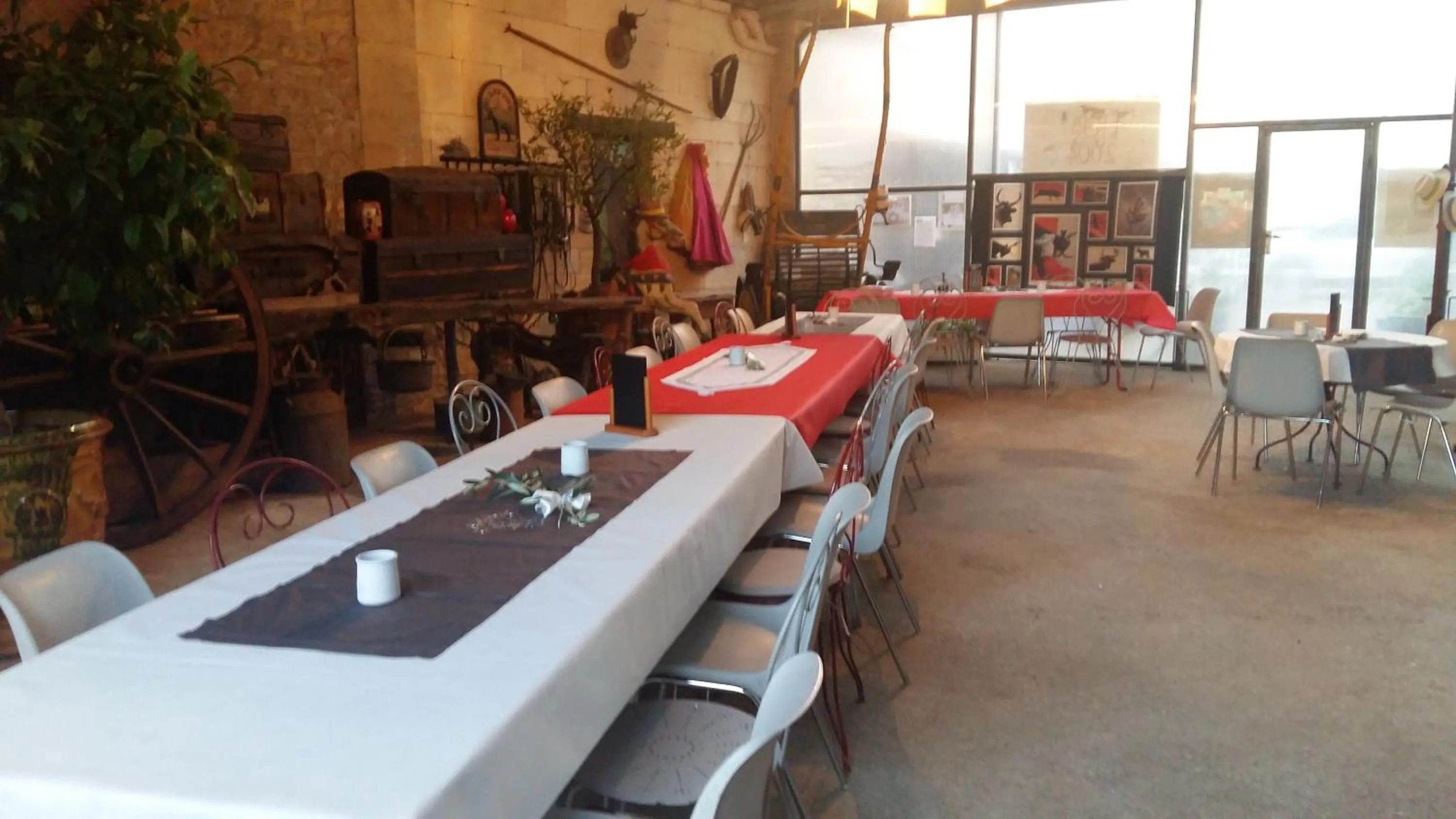 Food and drinks in Le Clos des Aramons