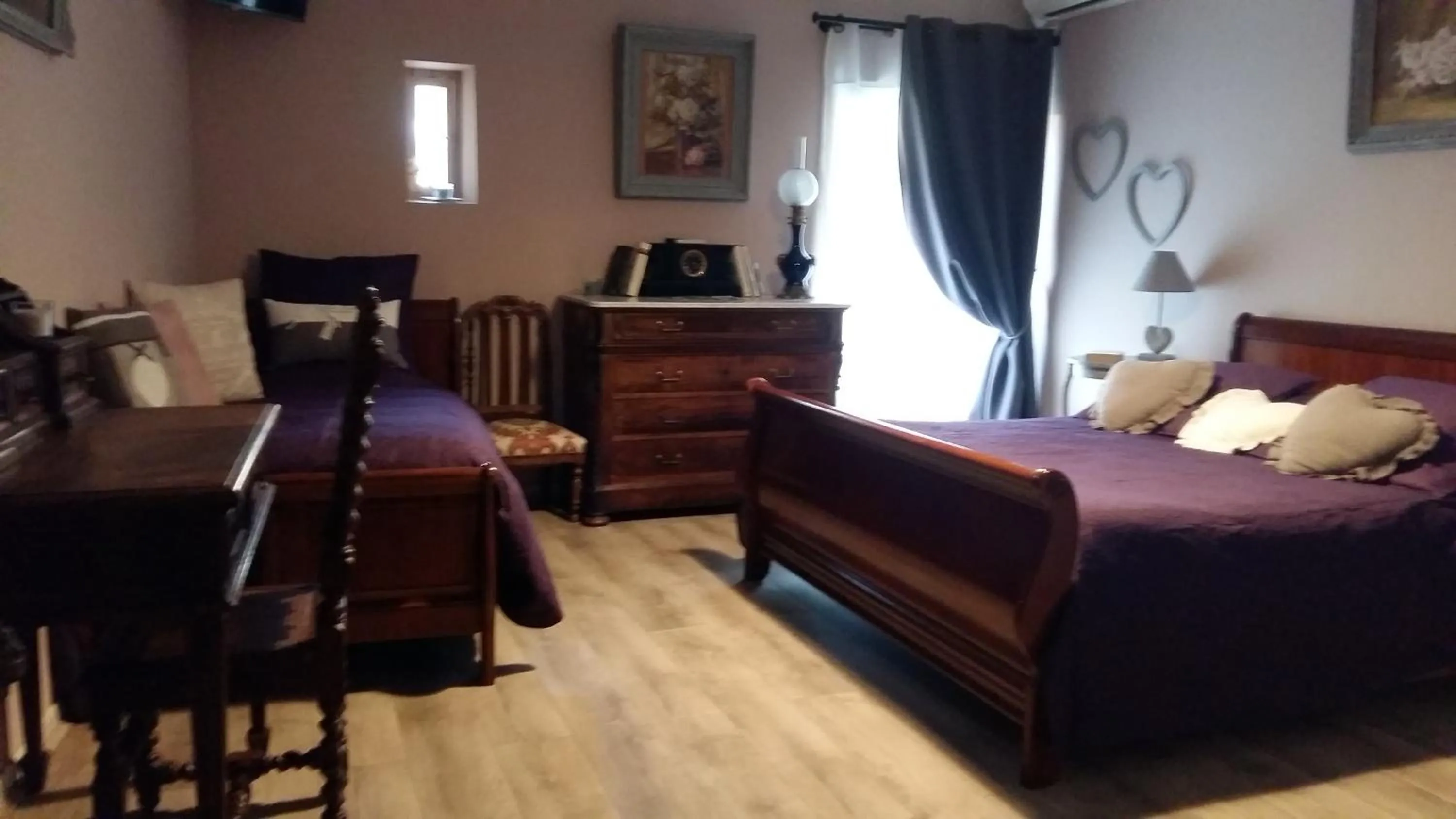 Food, Bed in Le Clos des Aramons