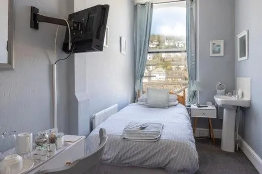 Bridgeside Guest House