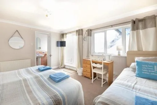 Bridgeside Guest House