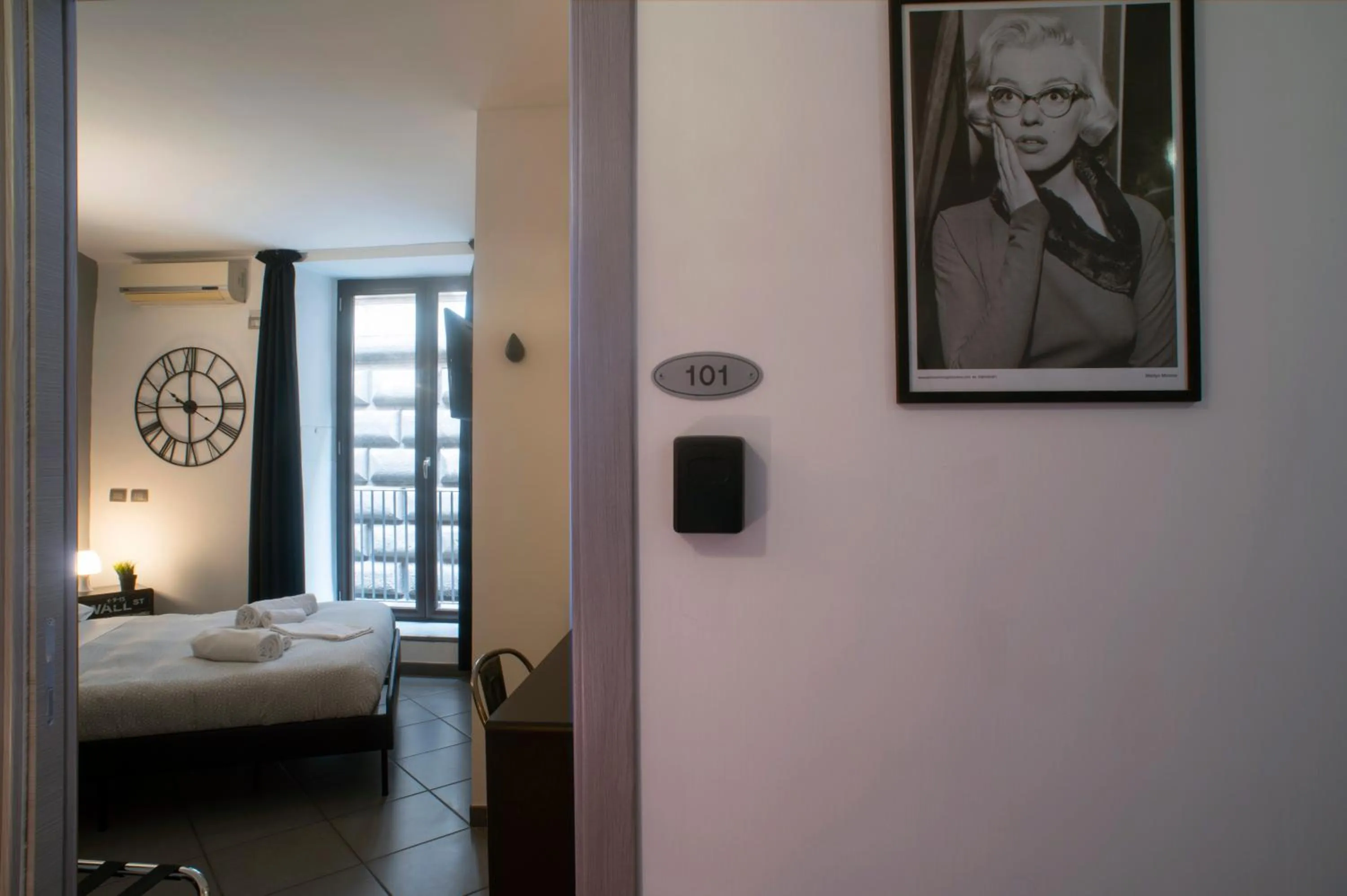 Photo of the whole room, Bed in Il Taschino Suite