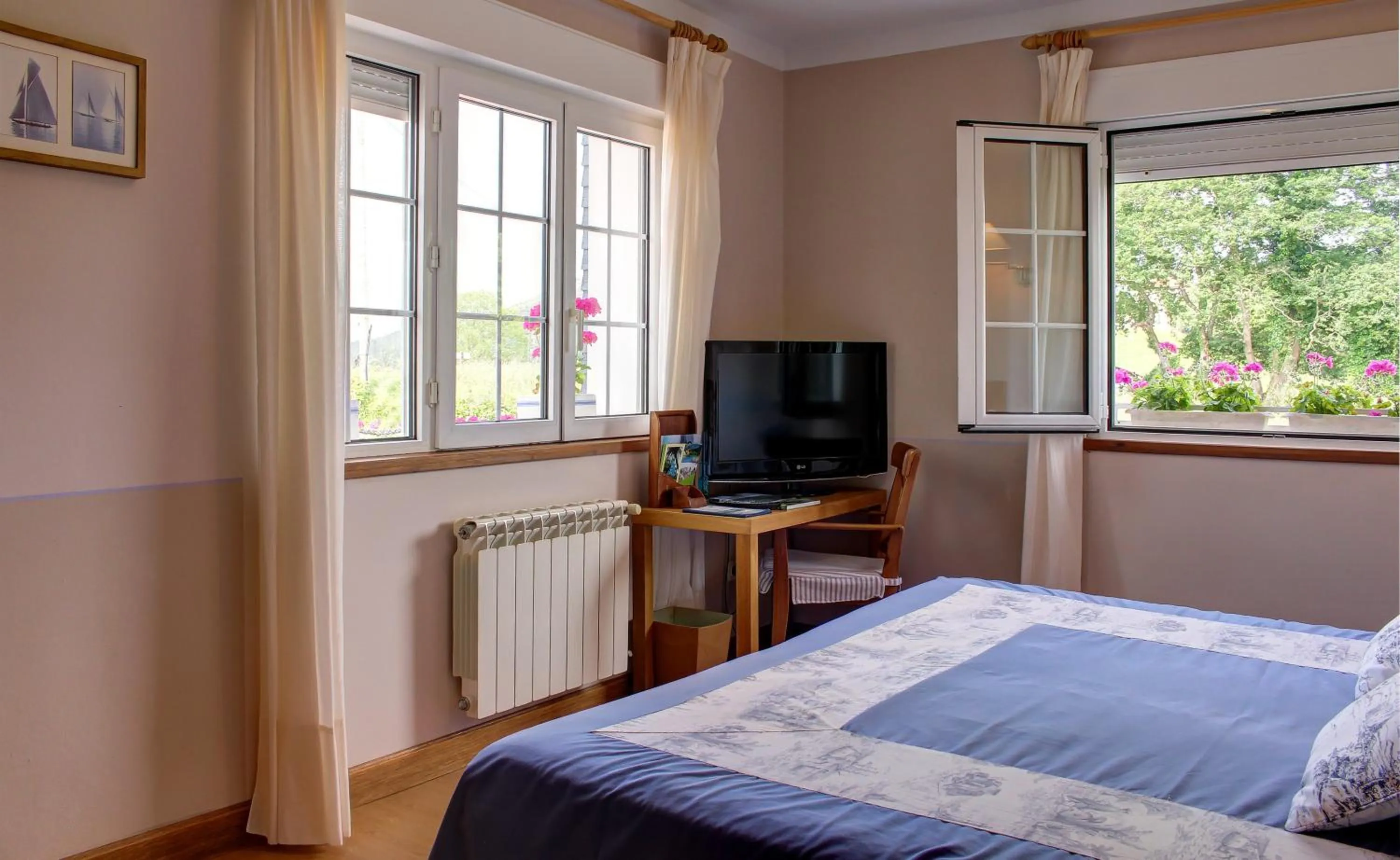 Bed in Hotel Mirador del Sella