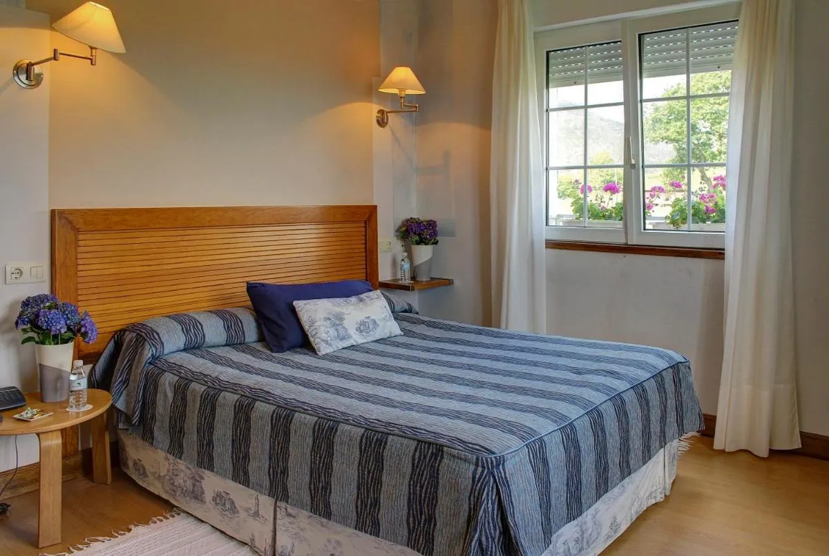 Bedroom, Bed in Hotel Mirador del Sella