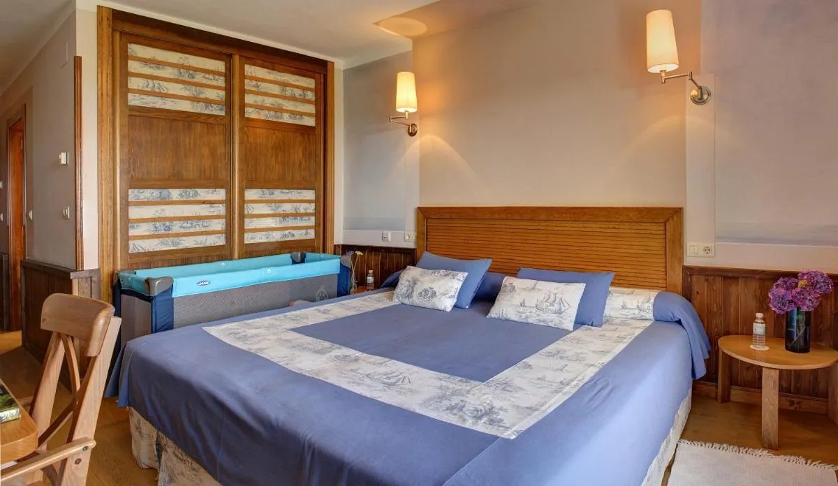 Bedroom, Bed in Hotel Mirador del Sella