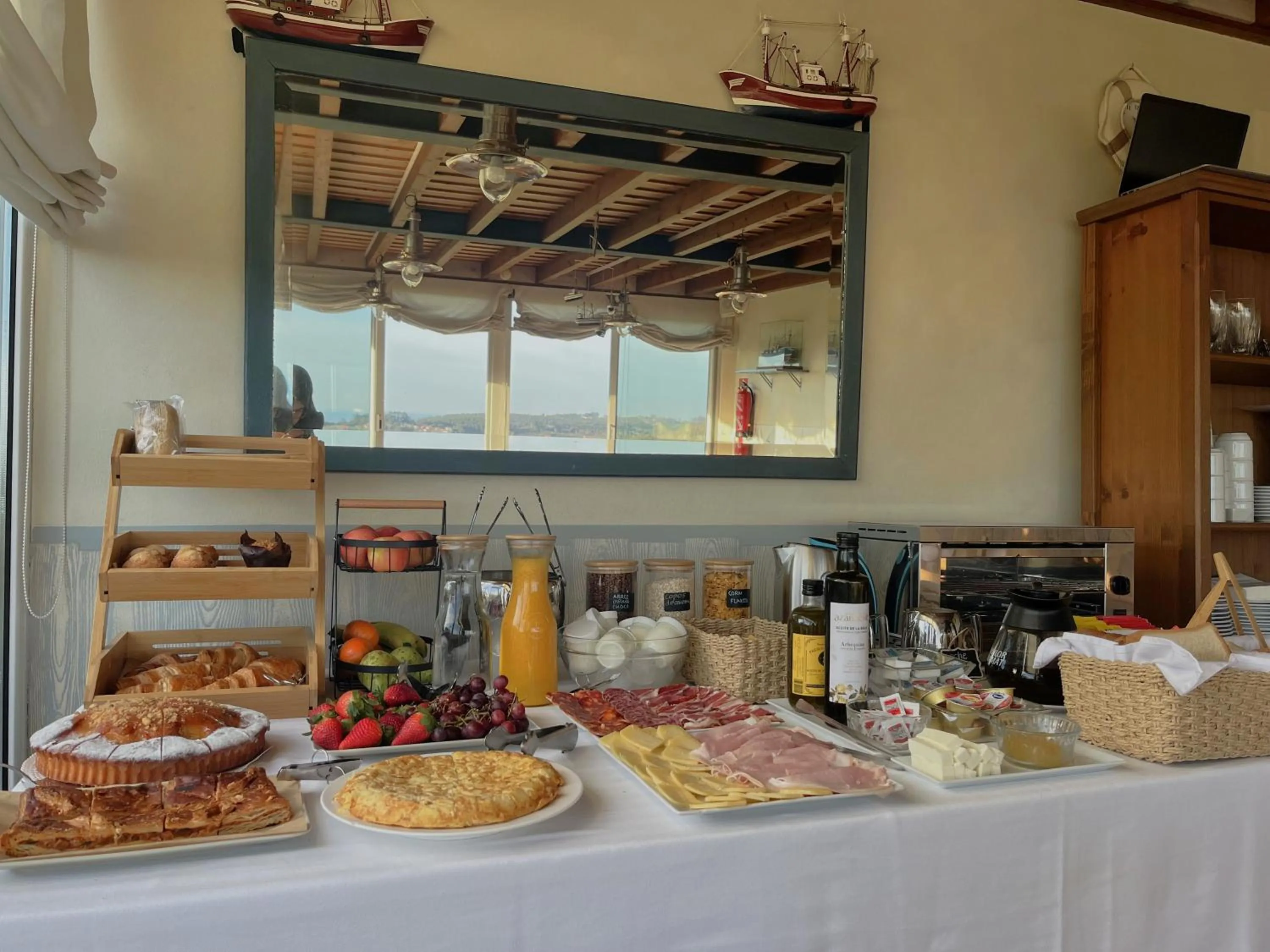 Breakfast in Hotel Mirador del Sella