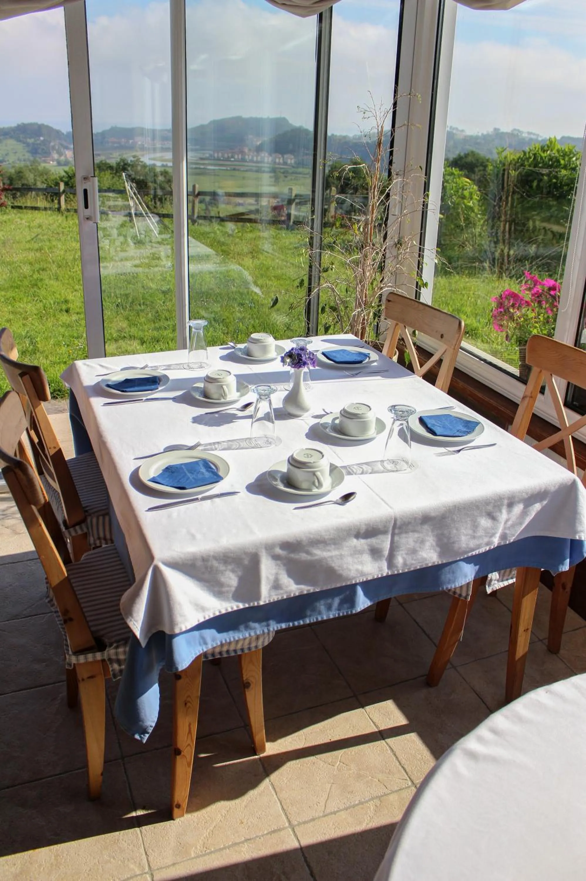 Restaurant/places to eat in Hotel Mirador del Sella