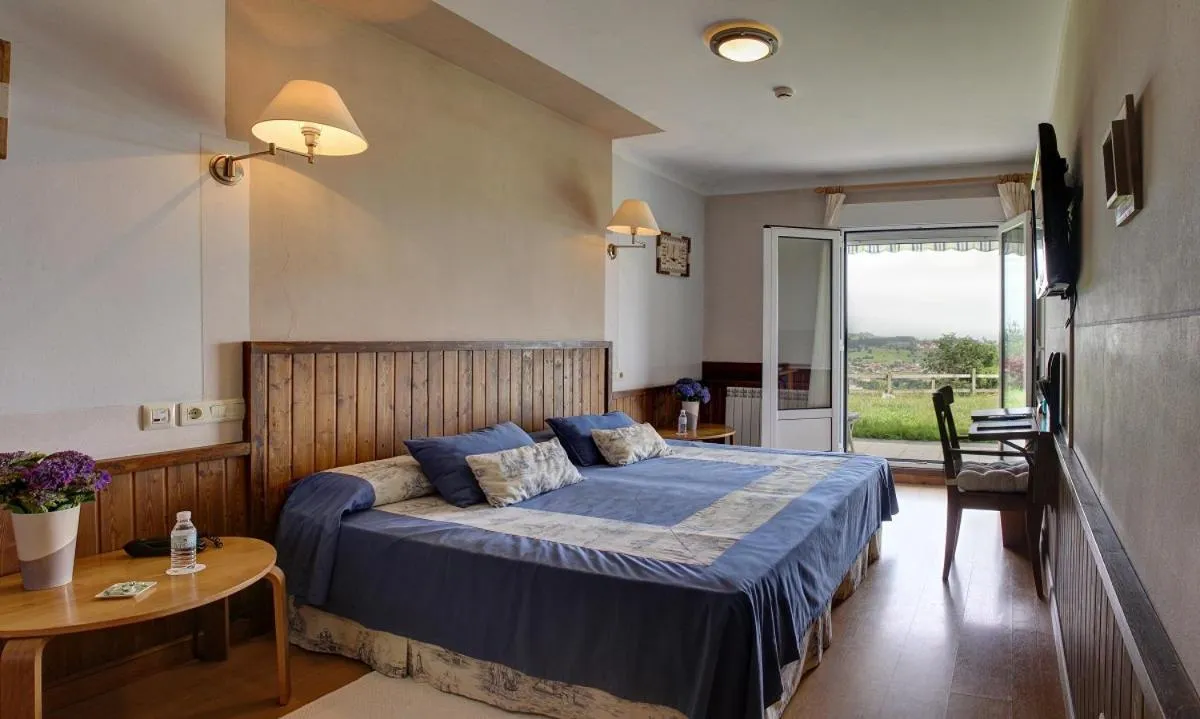 Bedroom, Bed in Hotel Mirador del Sella