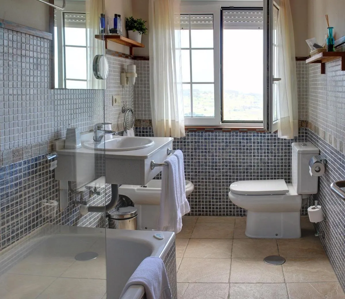 Bathroom in Hotel Mirador del Sella