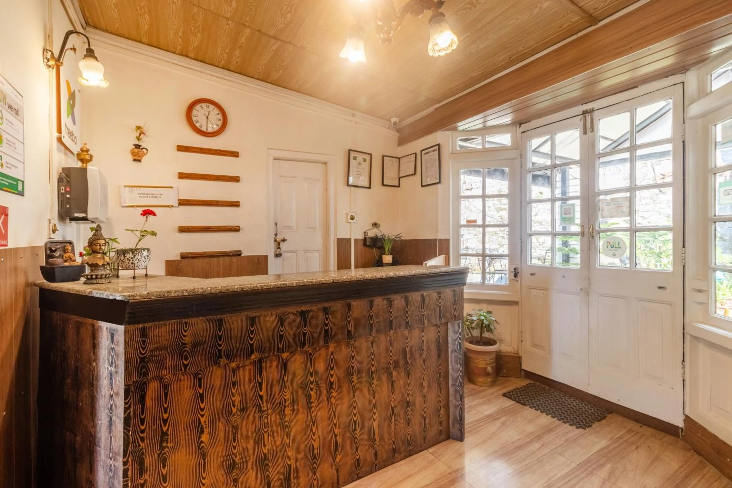 Lobby or reception in Treebo The Alpine Heritage Residency