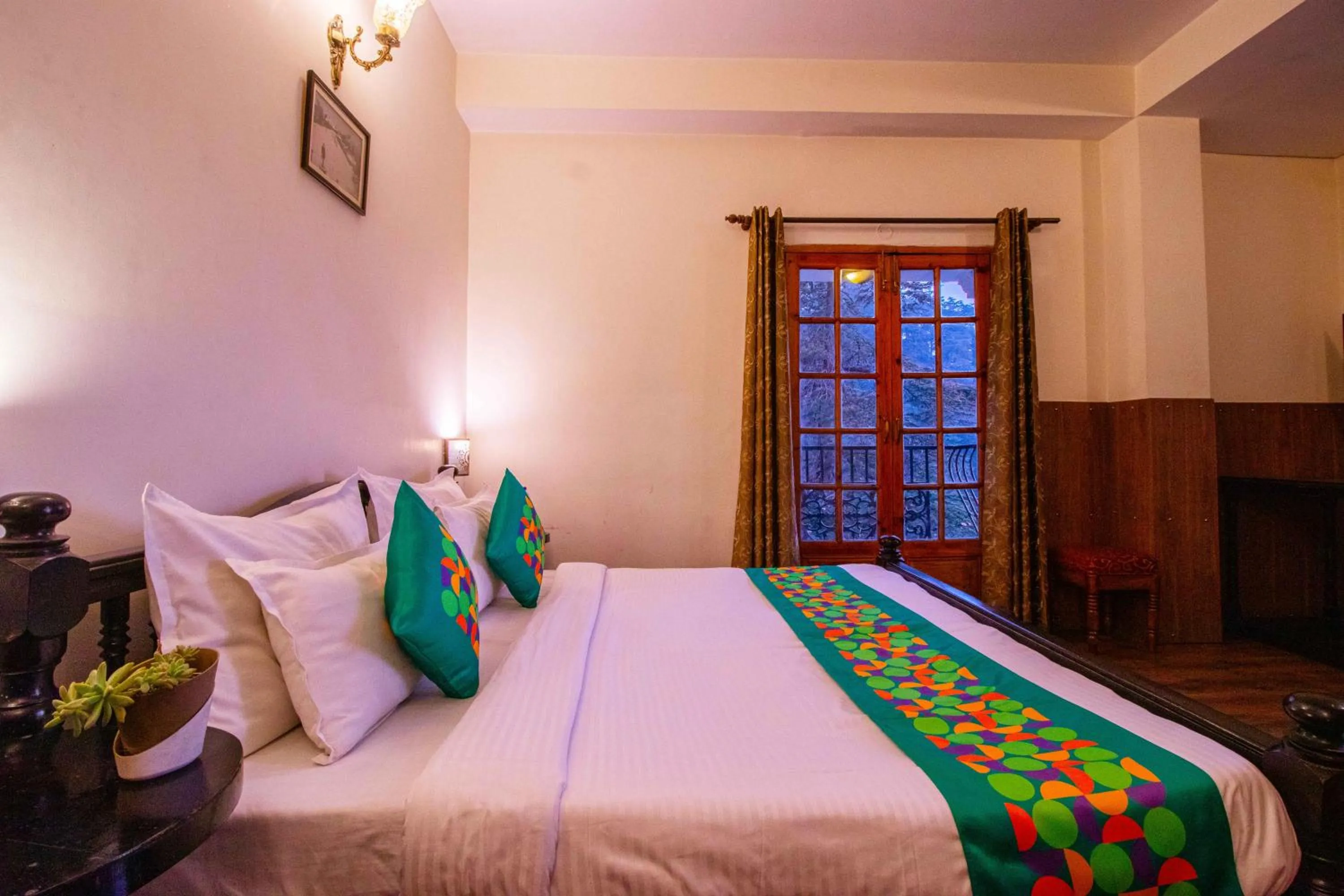 Bedroom, Bed in Treebo The Alpine Heritage Residency