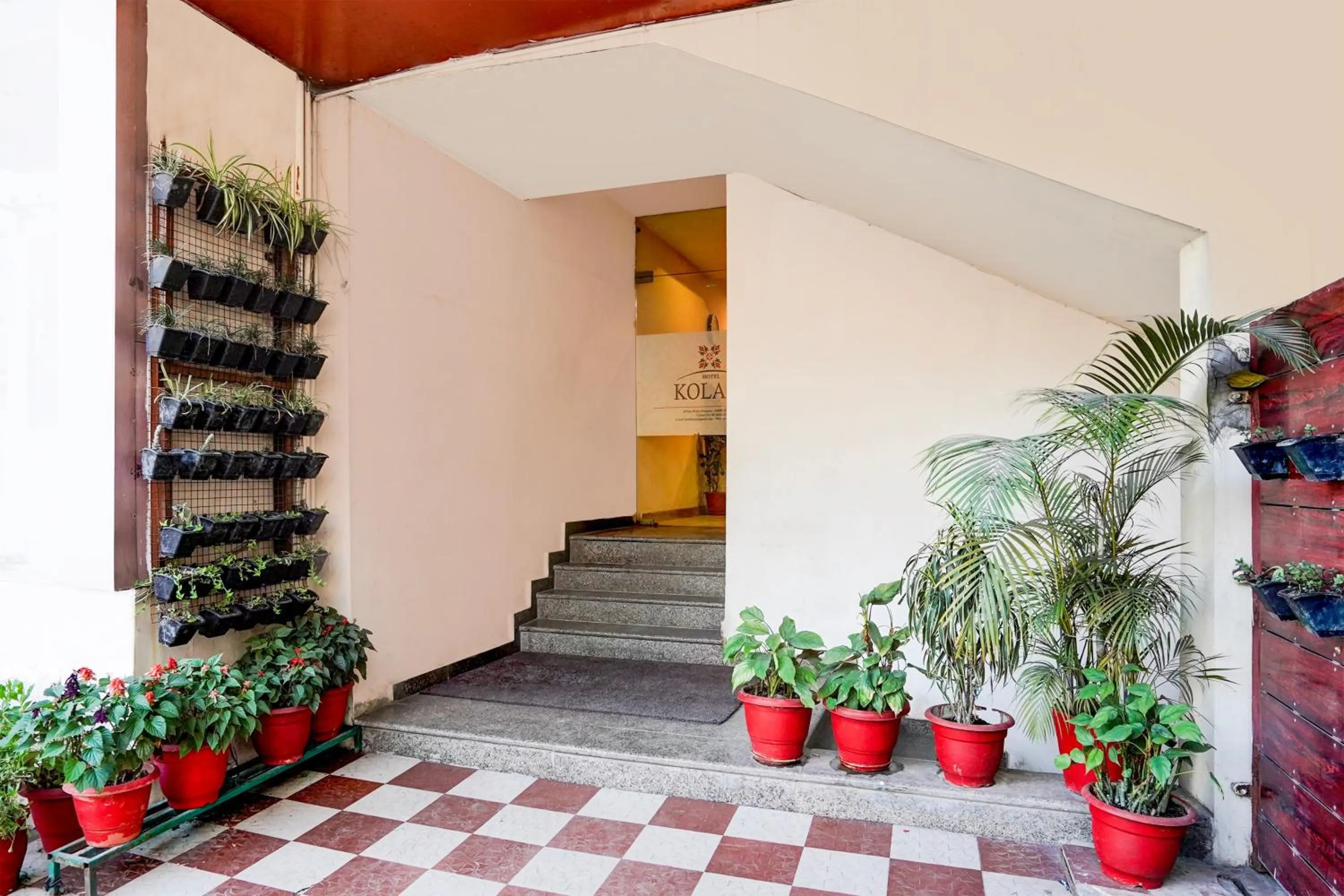 Facade/entrance in Super Townhouse Prince Chowk Near Railway Station